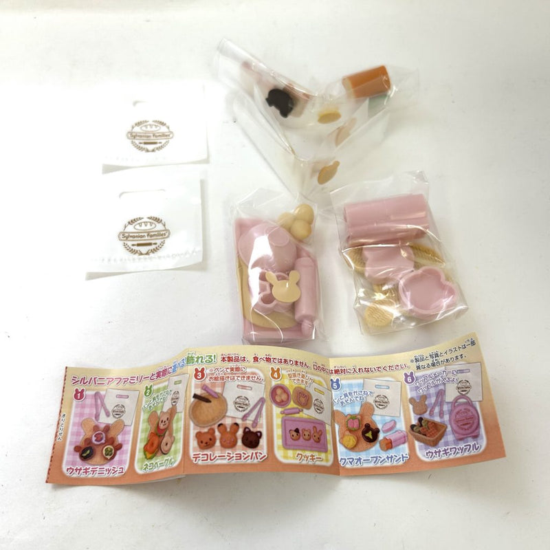 [Used] CAPSULES TOY BAKERY IN THE FOREST 4,5 Sylvanian Families