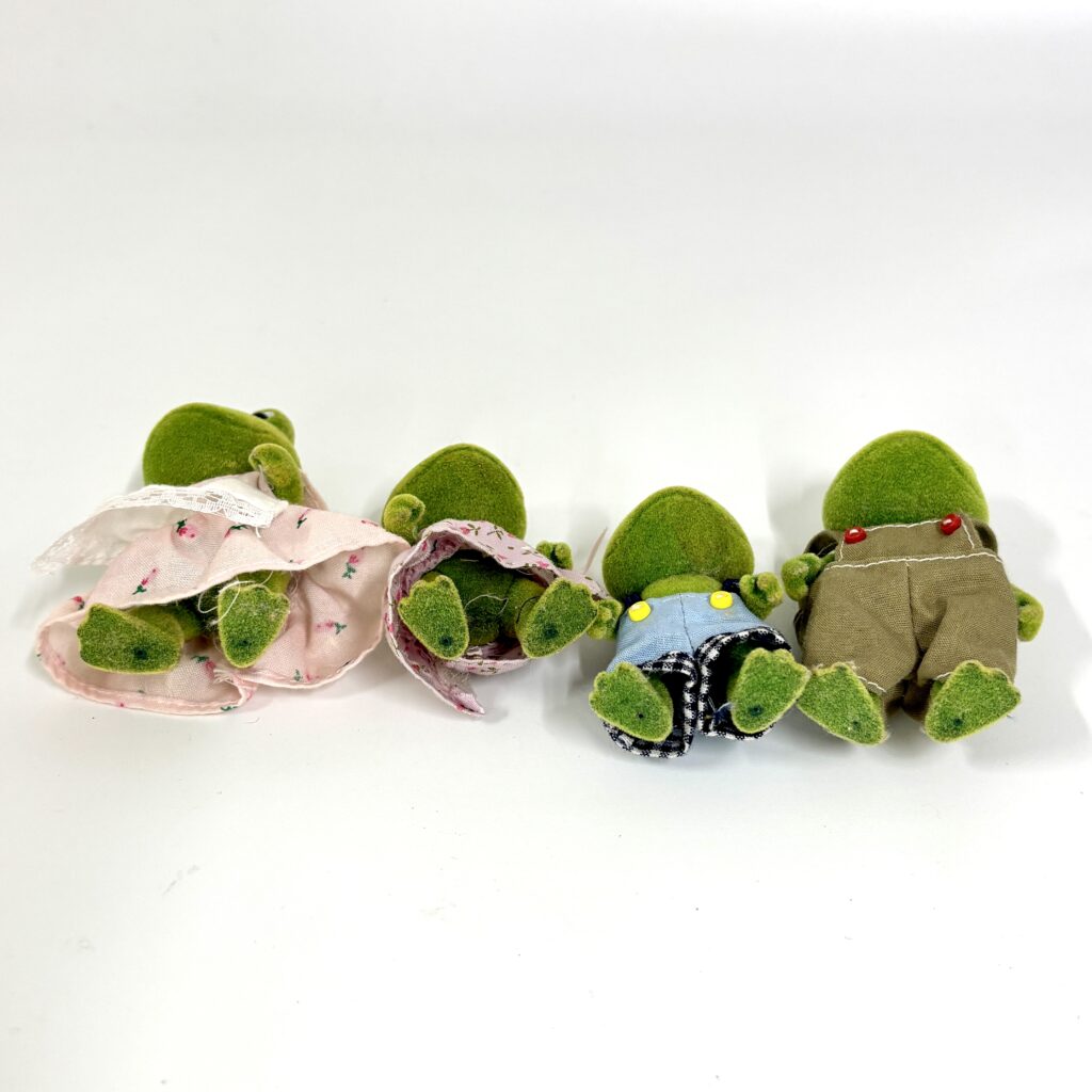 [used] Vintage Flog Family Sylvanian Families Calico Critters