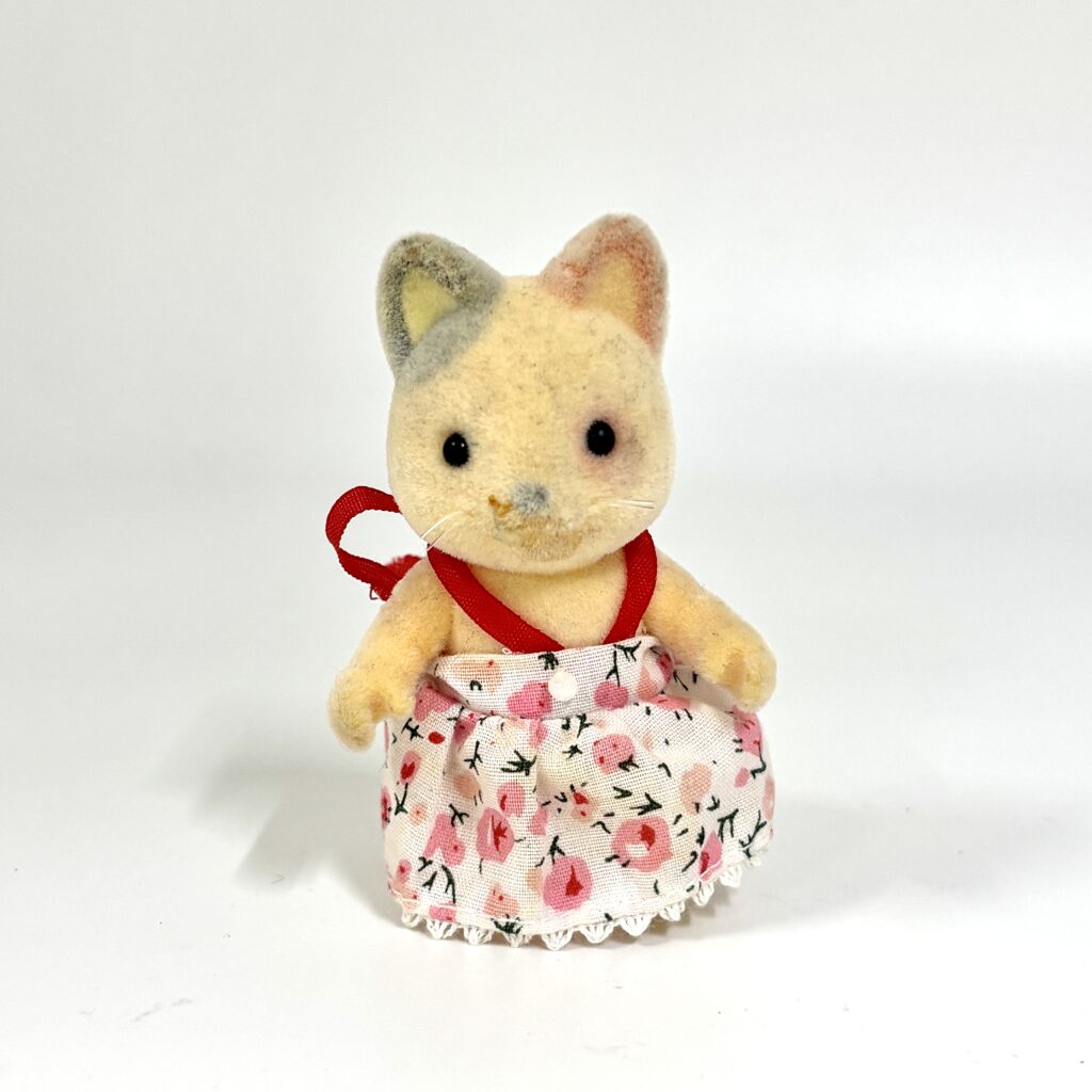 [used] Vintage Whiskers Spotted Cat Girl Sylvanian Families Calico Critters