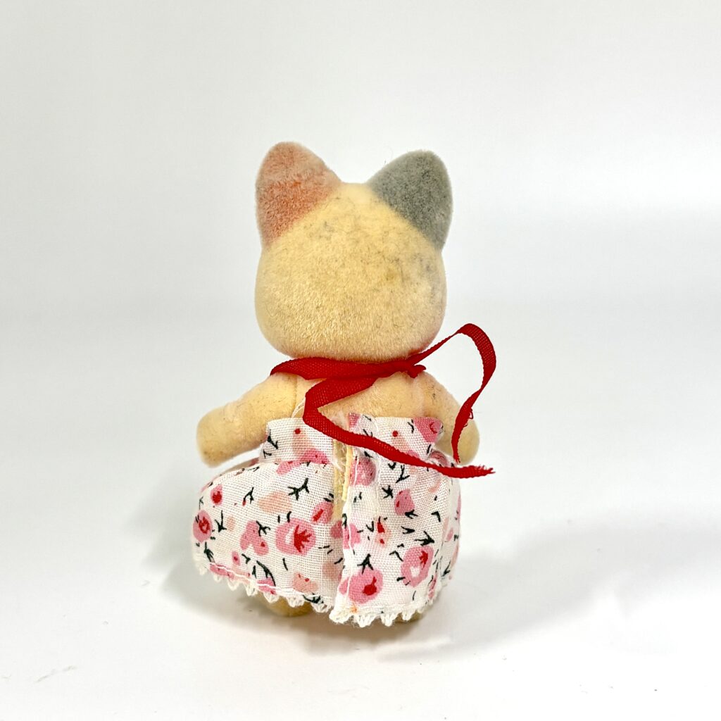[used] Vintage Whiskers Spotted Cat Girl Sylvanian Families Calico Critters