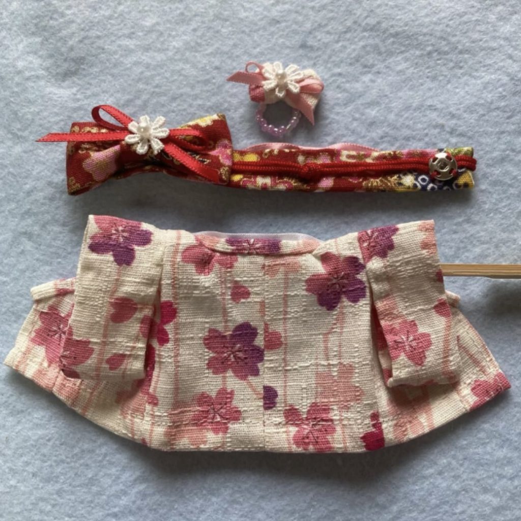 Kimono à motif Sakura pour mère fait main