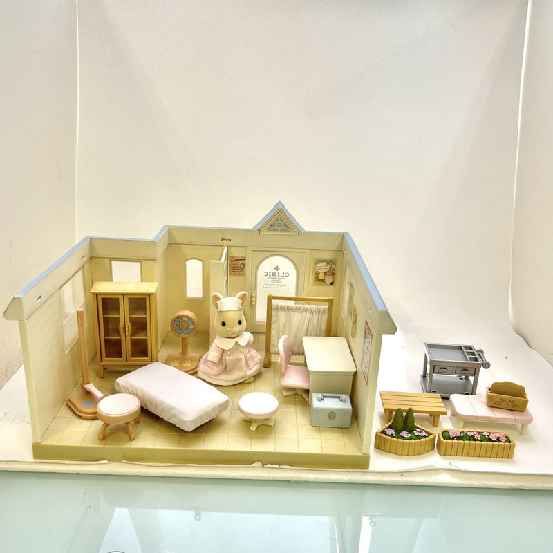 [Used] COUNTRY CLINIC GIFT SET 02-2IB Epoch Japan Sylvanian Families