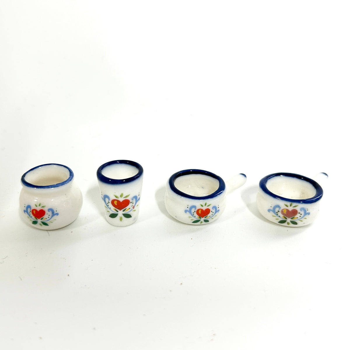 [used] Miniature Ceramic Tableware Set Heart Shaped Floral Unknown