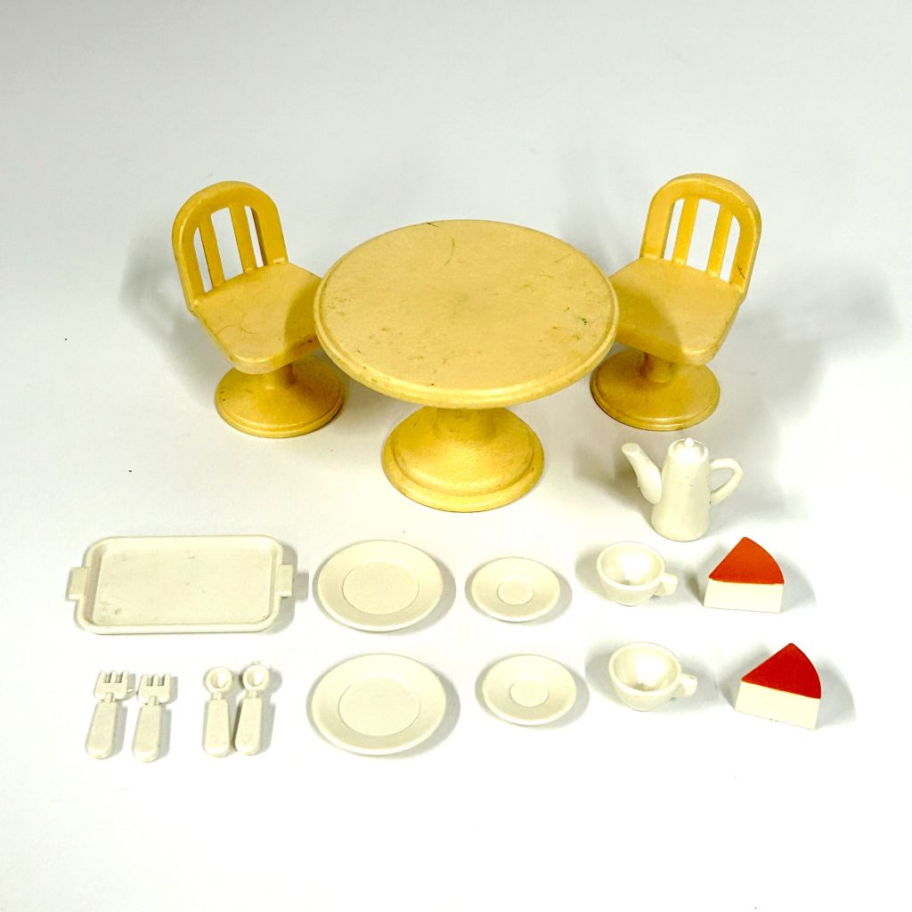[used] Tea Time Table Set Sylvanian Families Calico Critters