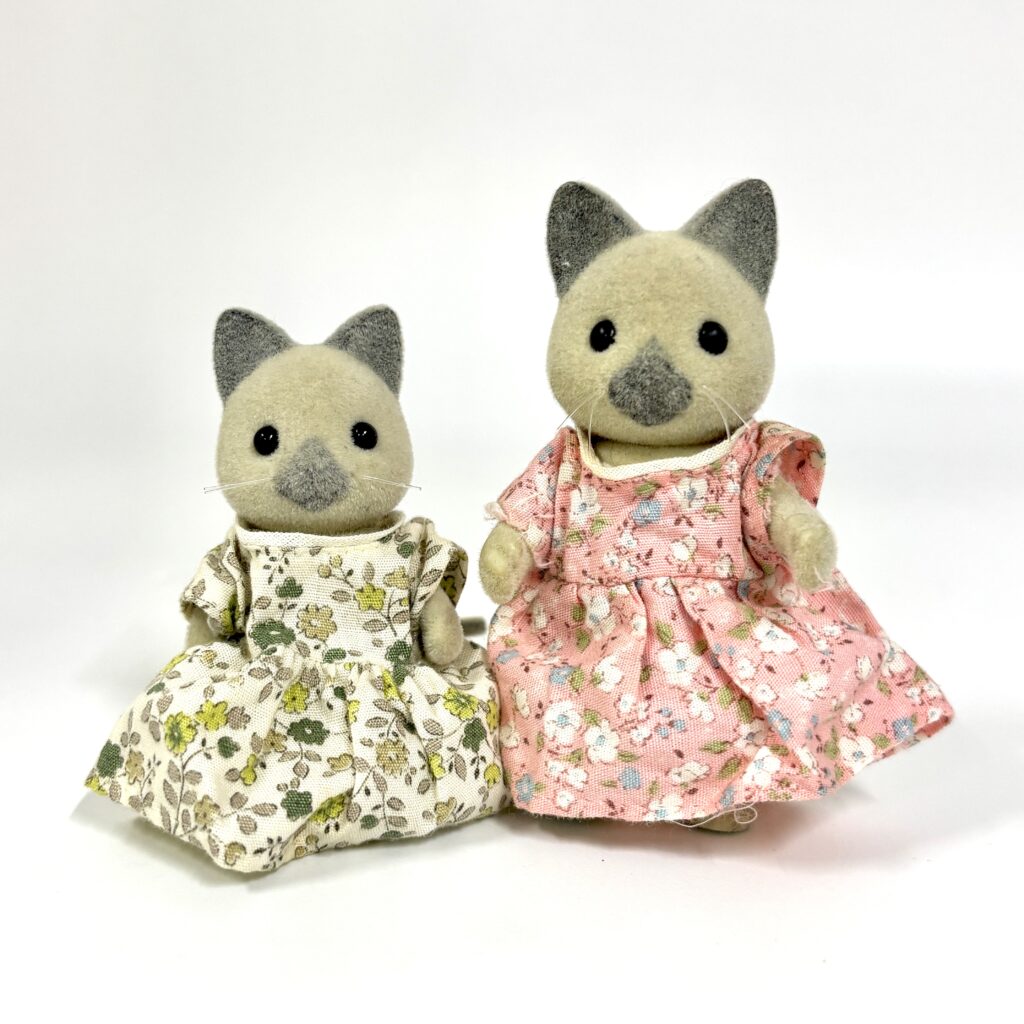 [used] Urban Life Gray Cat Mother and Girl Sylvanian Families Calico Critters