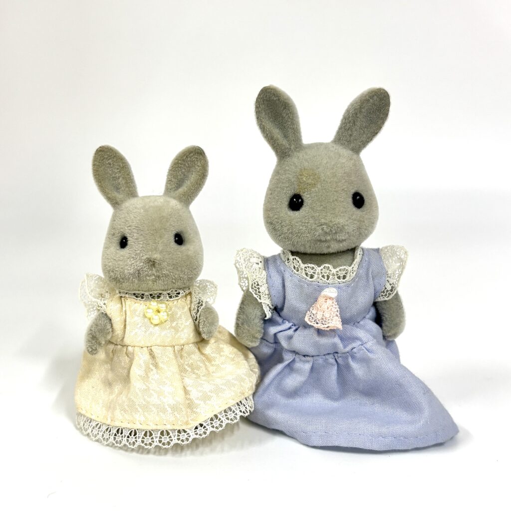 [used] Vintage Gray Rabbit Mother and Girl Sylvanian Families Calico Critters