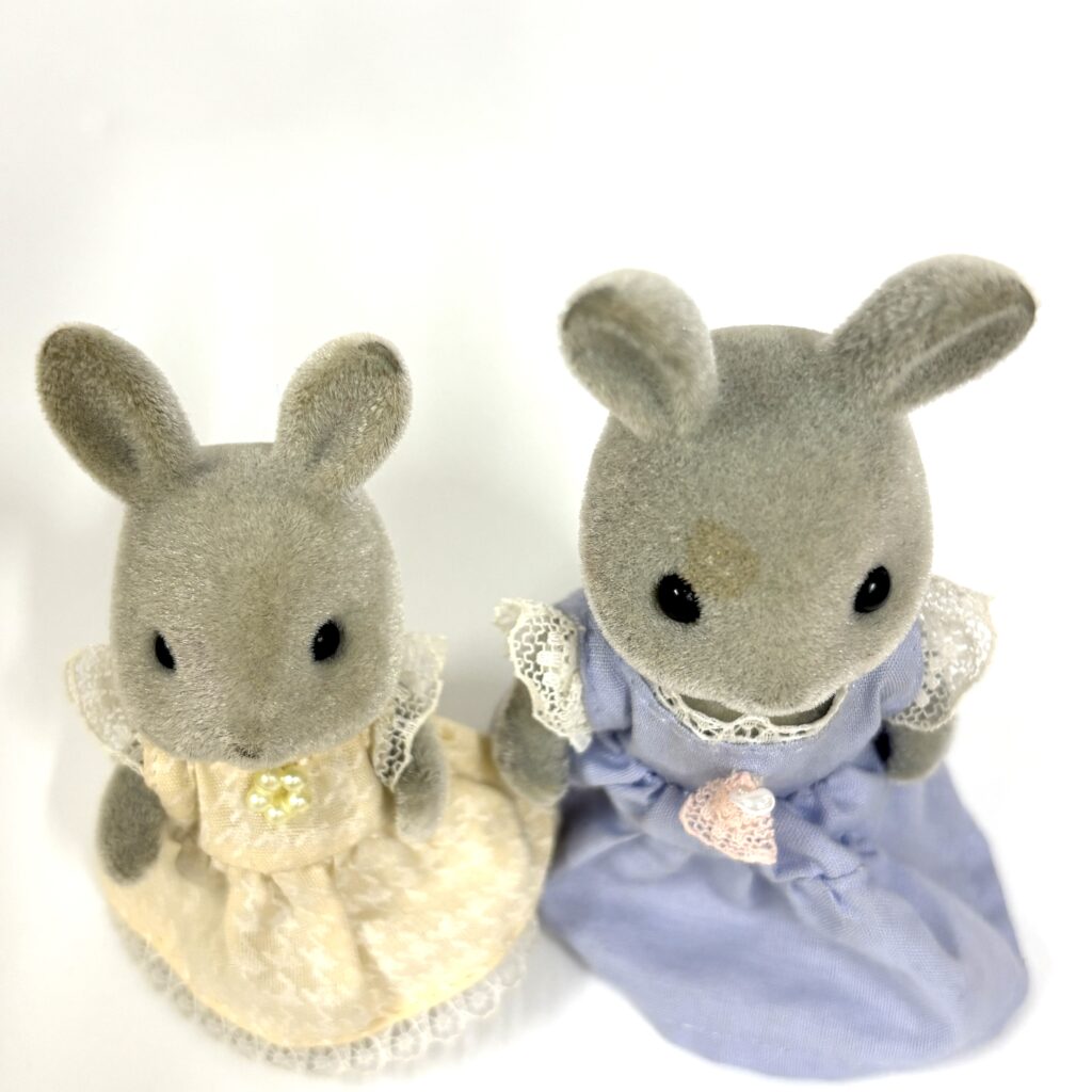 [used] Vintage Gray Rabbit Mother and Girl Sylvanian Families Calico Critters