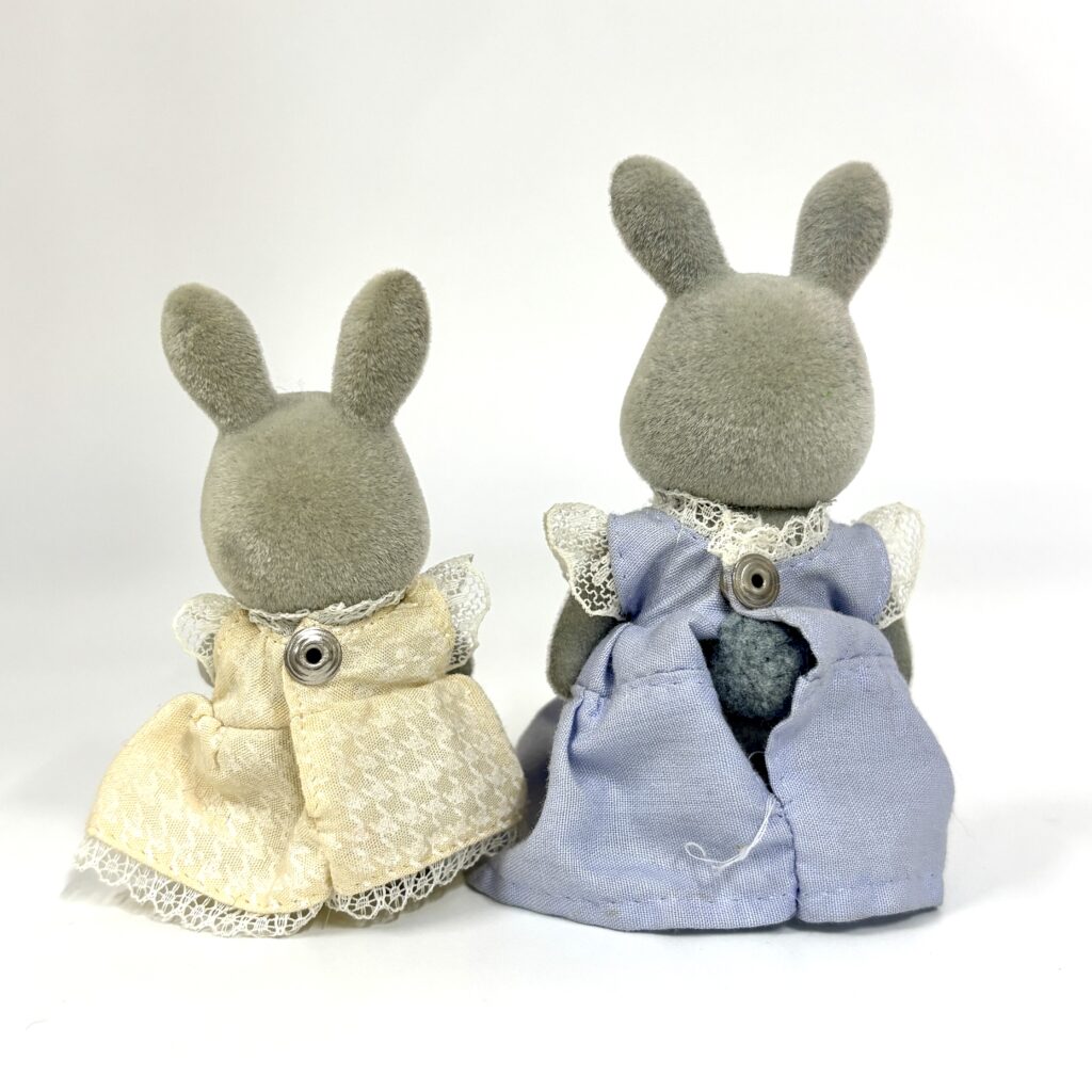 [used] Vintage Gray Rabbit Mother and Girl Sylvanian Families Calico Critters