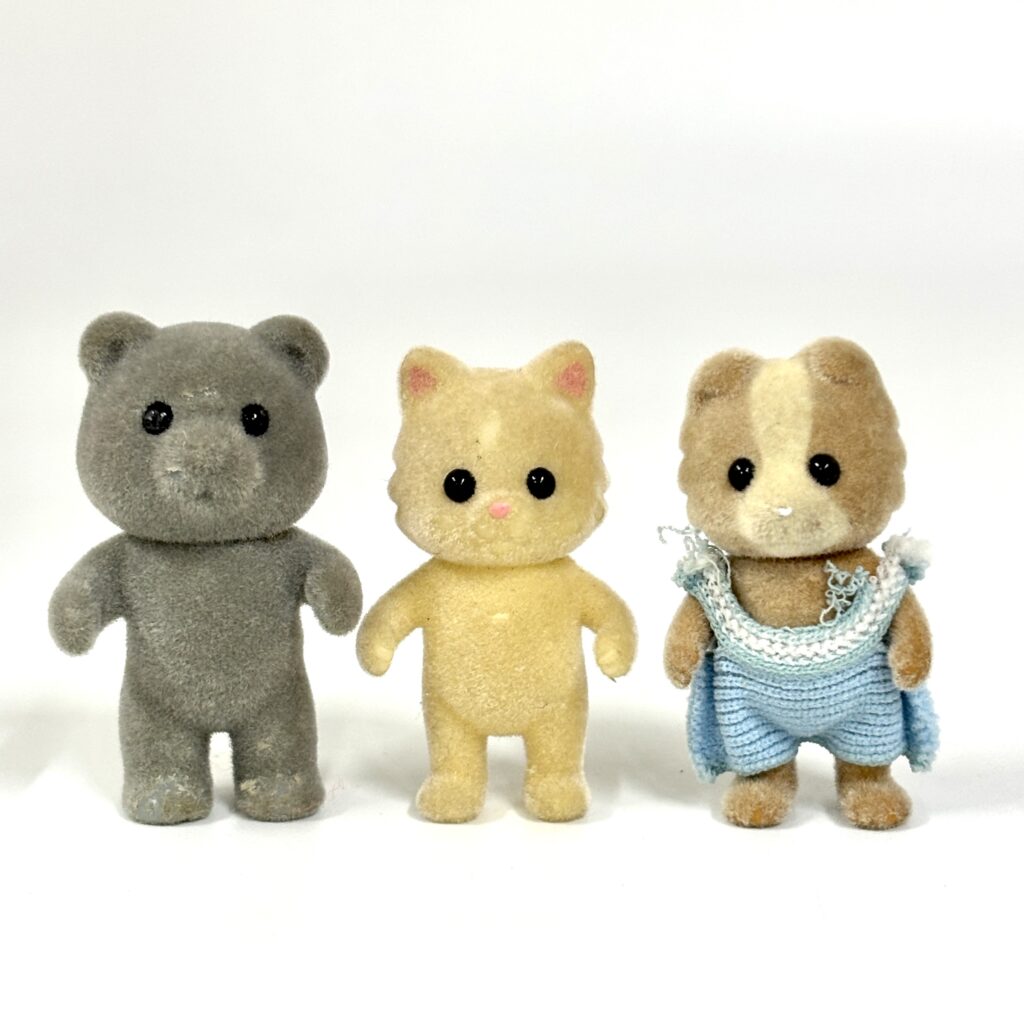 [used] Vintage Gray Bear, Urban Life Cream Cat, and Urban Life Ivory Dog Babies Sylvanian Families Calico Critters