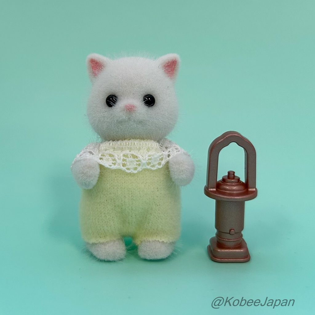 Baby Camping Series Persian Cat Baby With Lamp Sylvanian Families Calico Critters