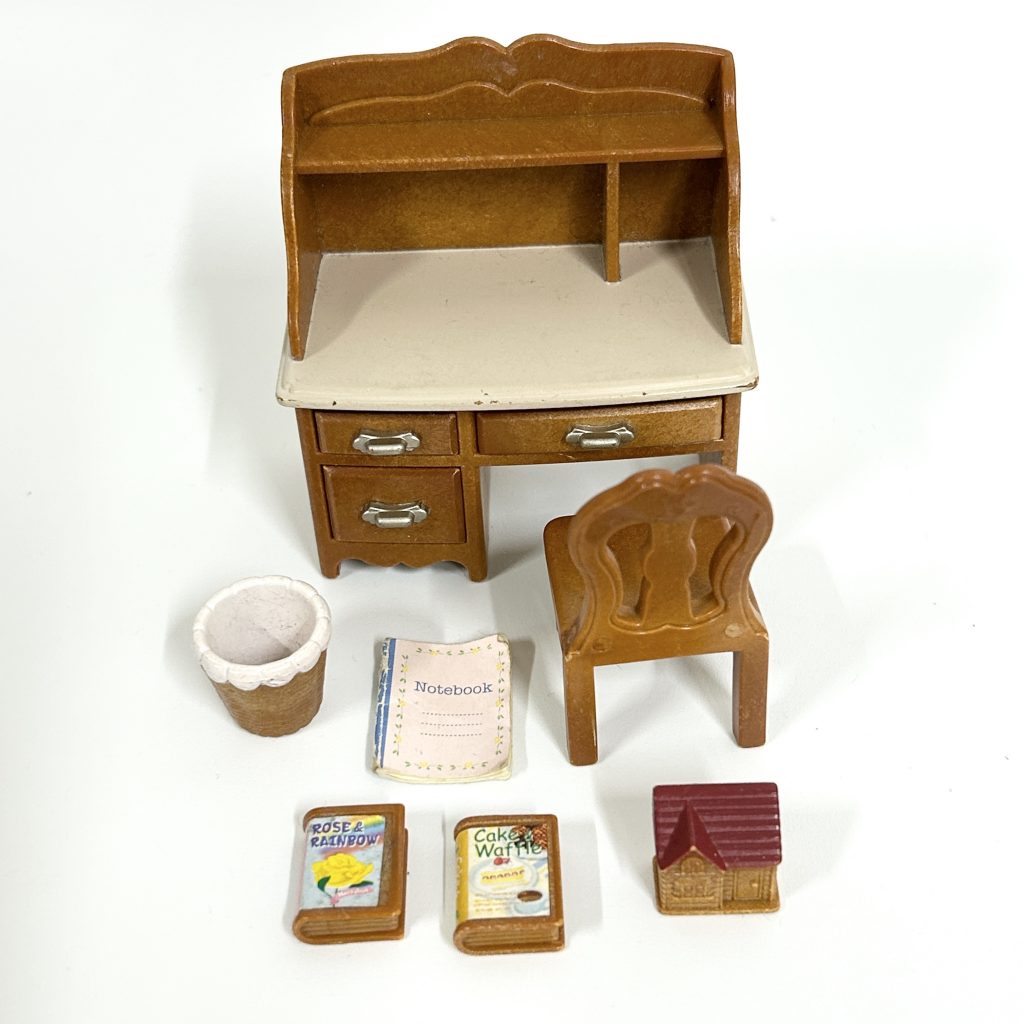 [used] Study Desk Set KA-318 Sylvanian Families Calico Critters