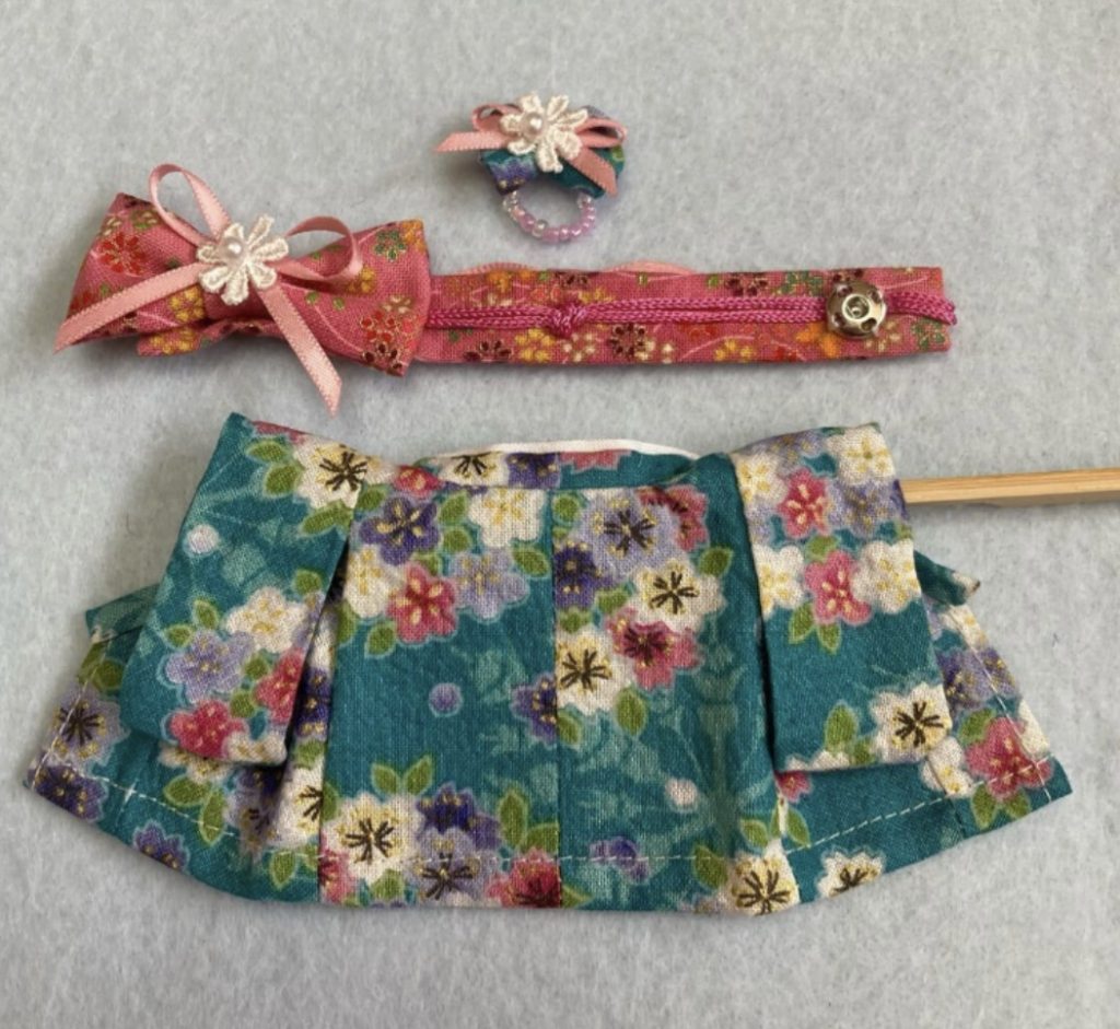 Kimono floral sarcelle pour mère fait main