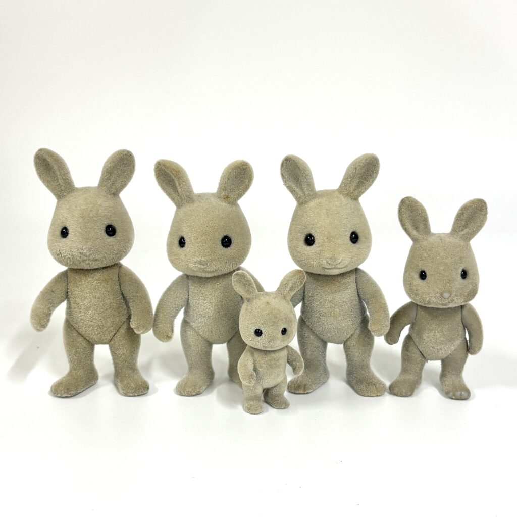[used] Vintage Gray Rabbit Family Sylvanian Families Calico Critters