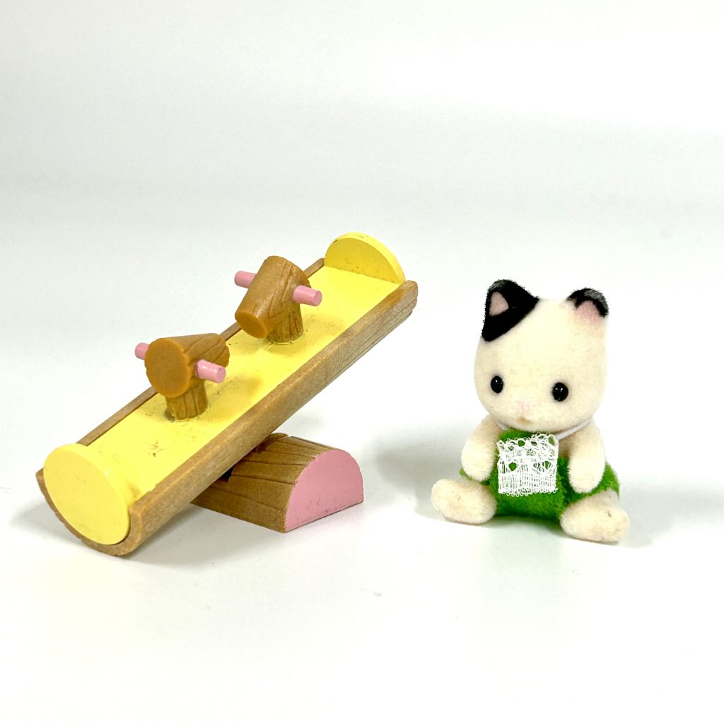 [used] Baby Carry Case Seesaw Tuxedo Chacoal Cat 2014 B-40 Sylvanian Families Calico Critters