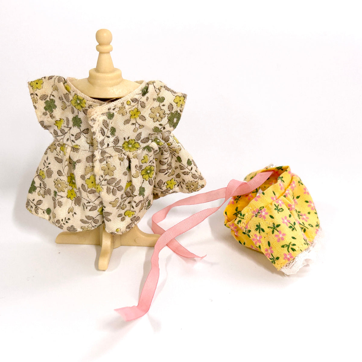 [used] Mother's and Girl's Outfits Sylvanian Families Calico Critters