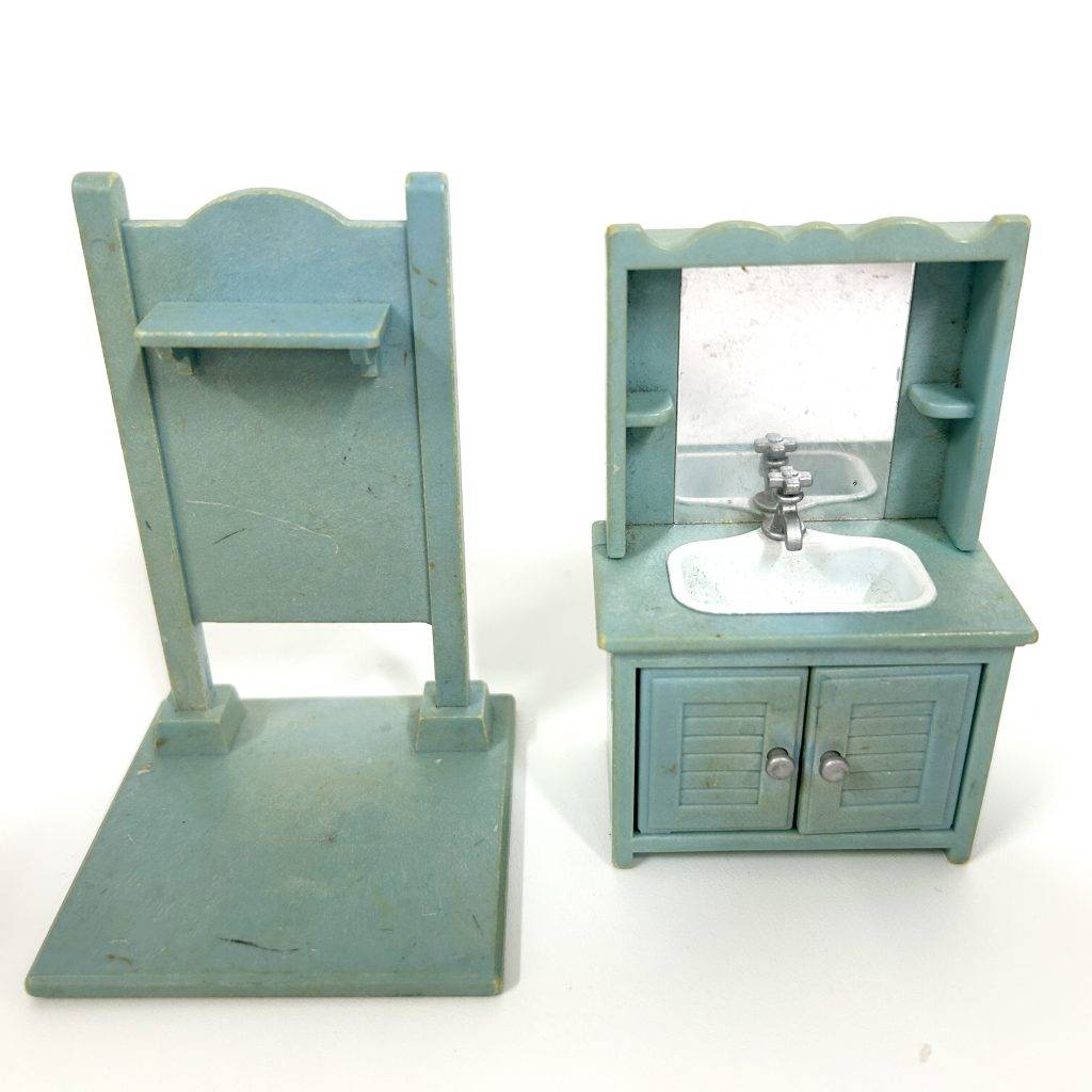 [used] Vintage Refleshing Bathroom Set 1999 SE-128 Sylvanian Families Calico Critters