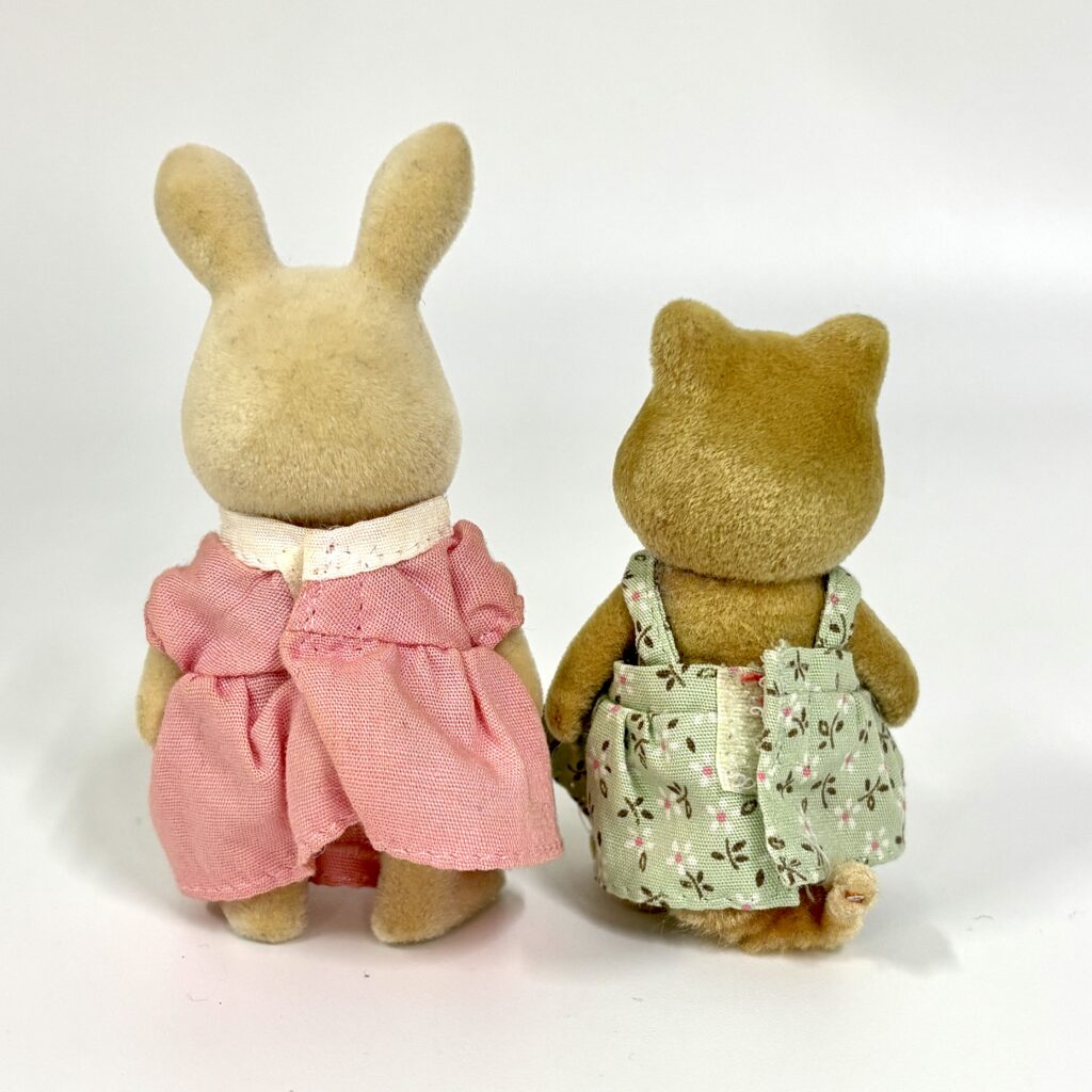 [used] Milk Rabbit Mother and Fox Girl Sylvanian Families Calico Critters