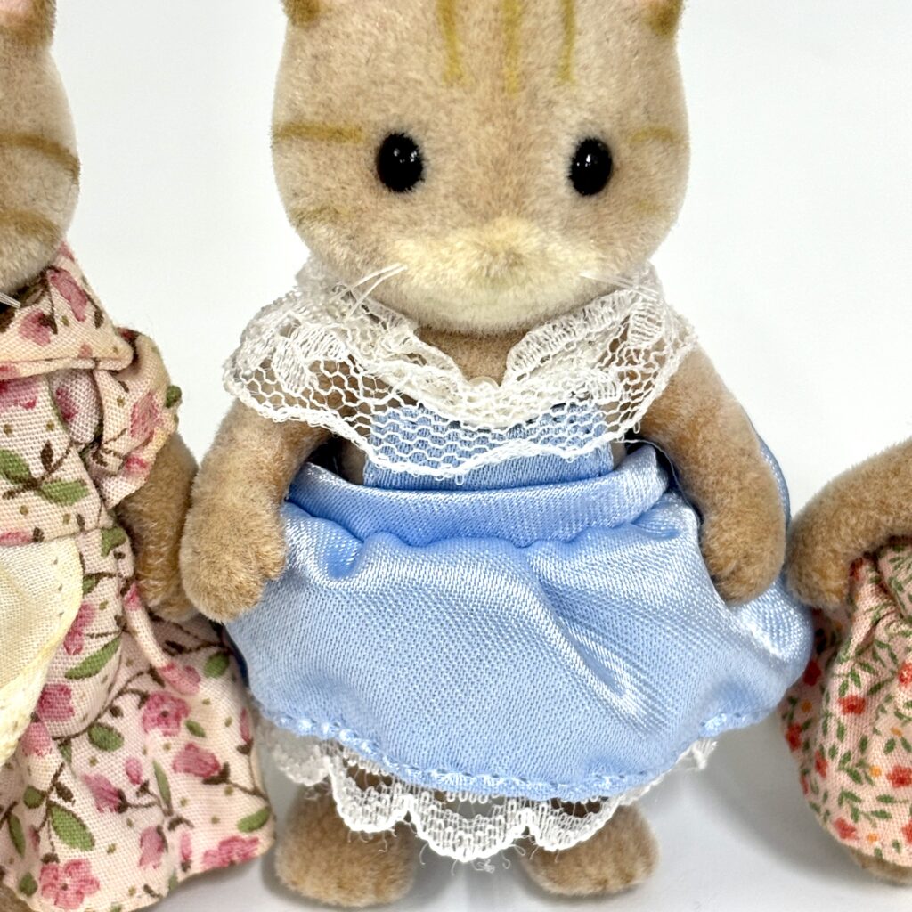[used] Striped Cat Mothers and Girl Sylvanian Families Calico Critters