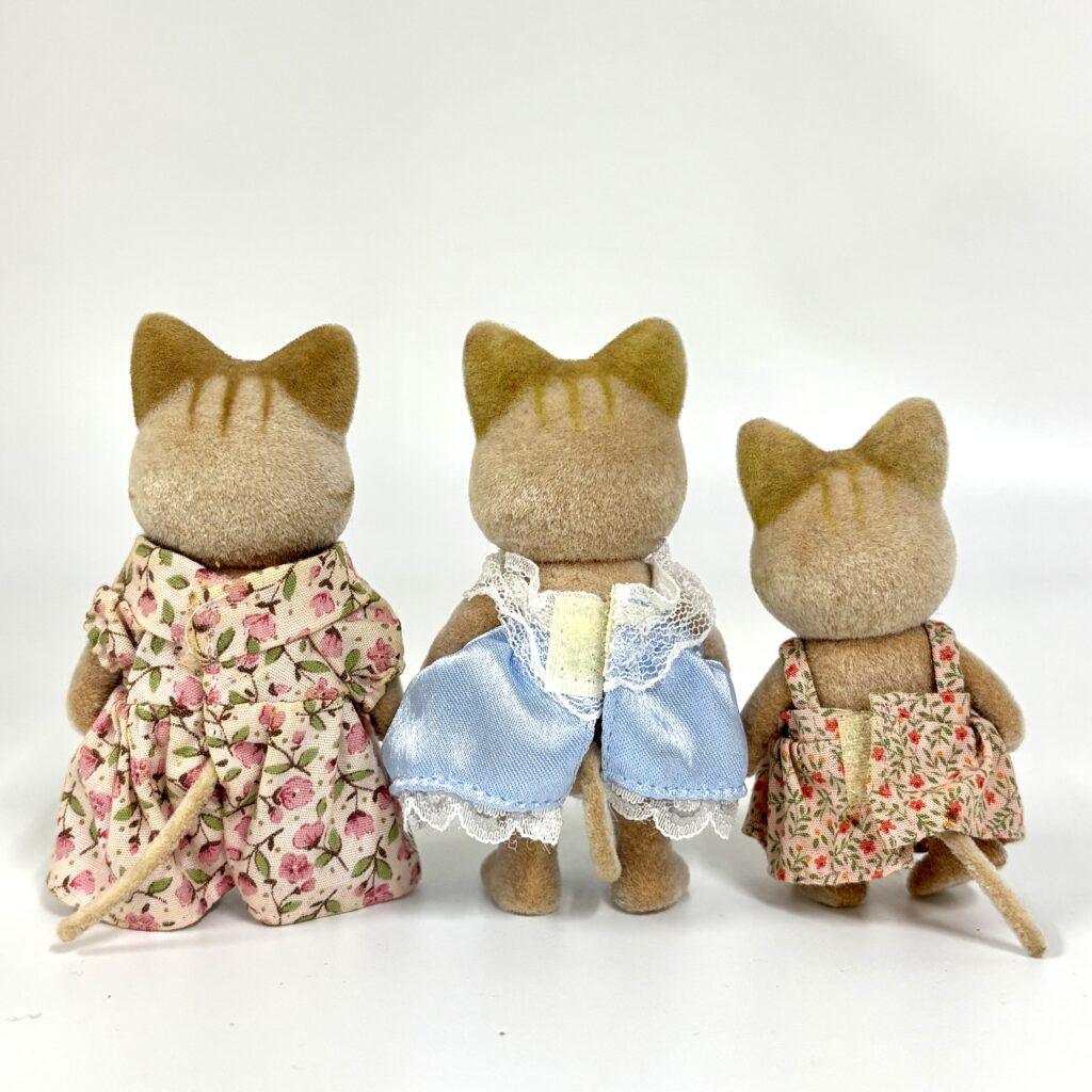 [used] Striped Cat Mothers and Girl Sylvanian Families Calico Critters