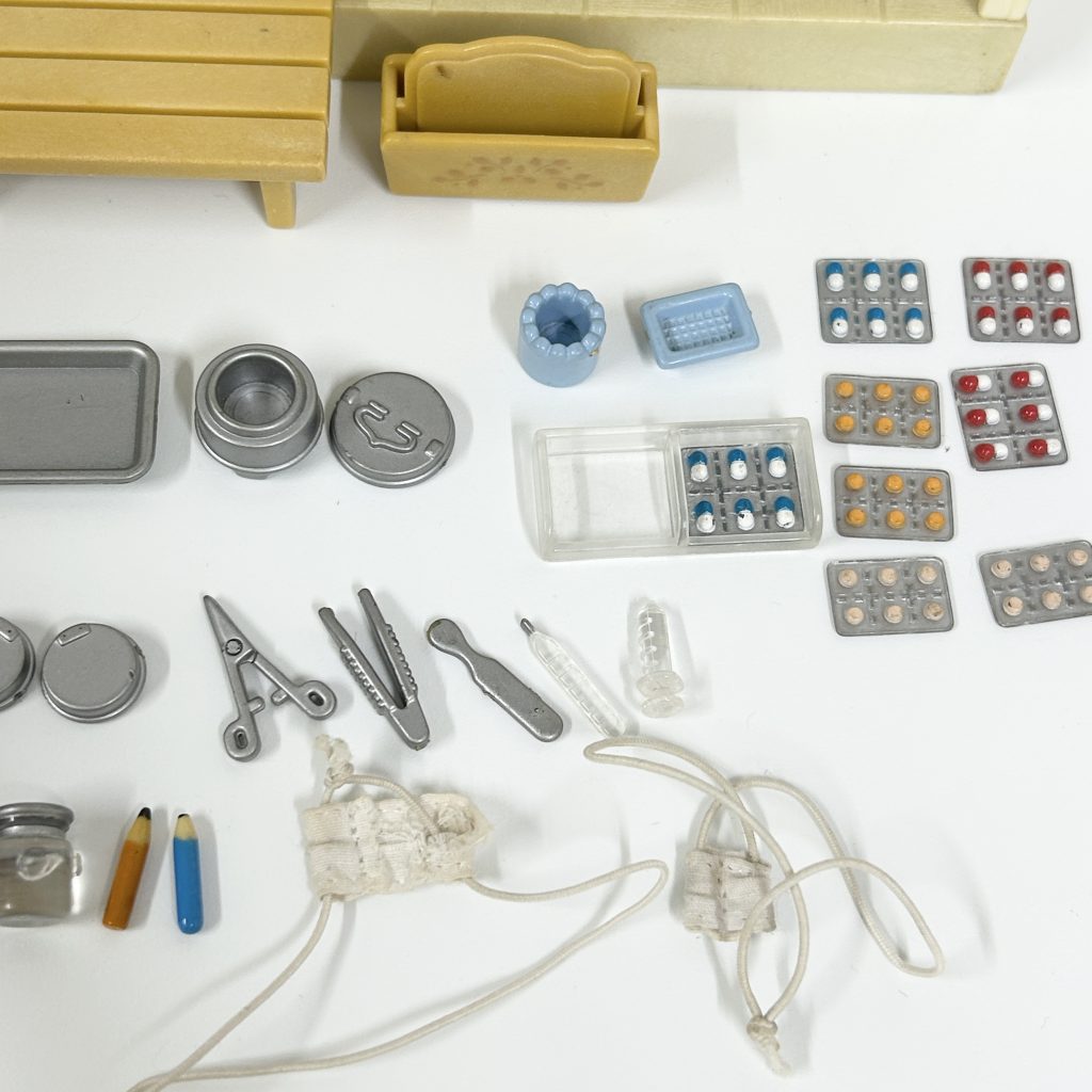 [used] Country Clinic H-01 Sylvanian Families Calico Critters