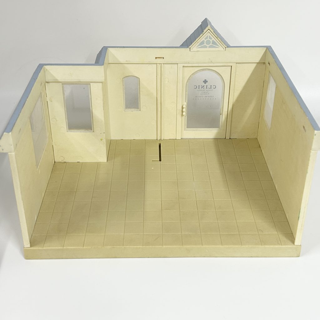 [used] Country Clinic H-01 Sylvanian Families Calico Critters