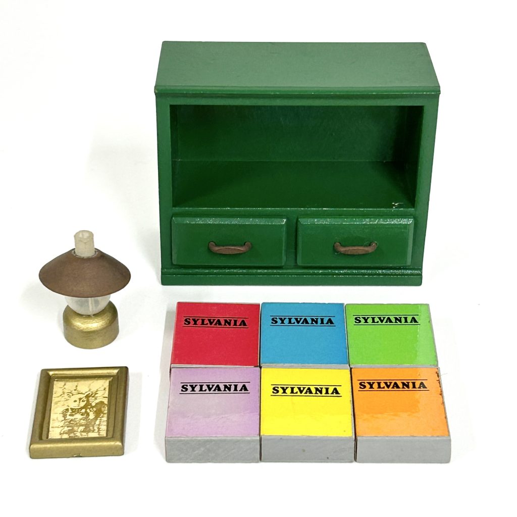 [used] Green Bookshelf Set Sylvanian Families Calico Critters