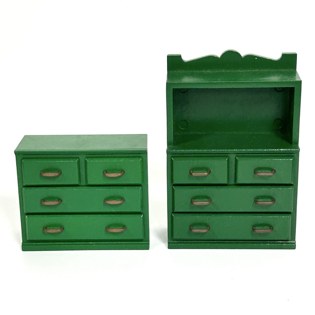 [used] Green Dresser Cupboard Set Sylvanian Families Calico Critters