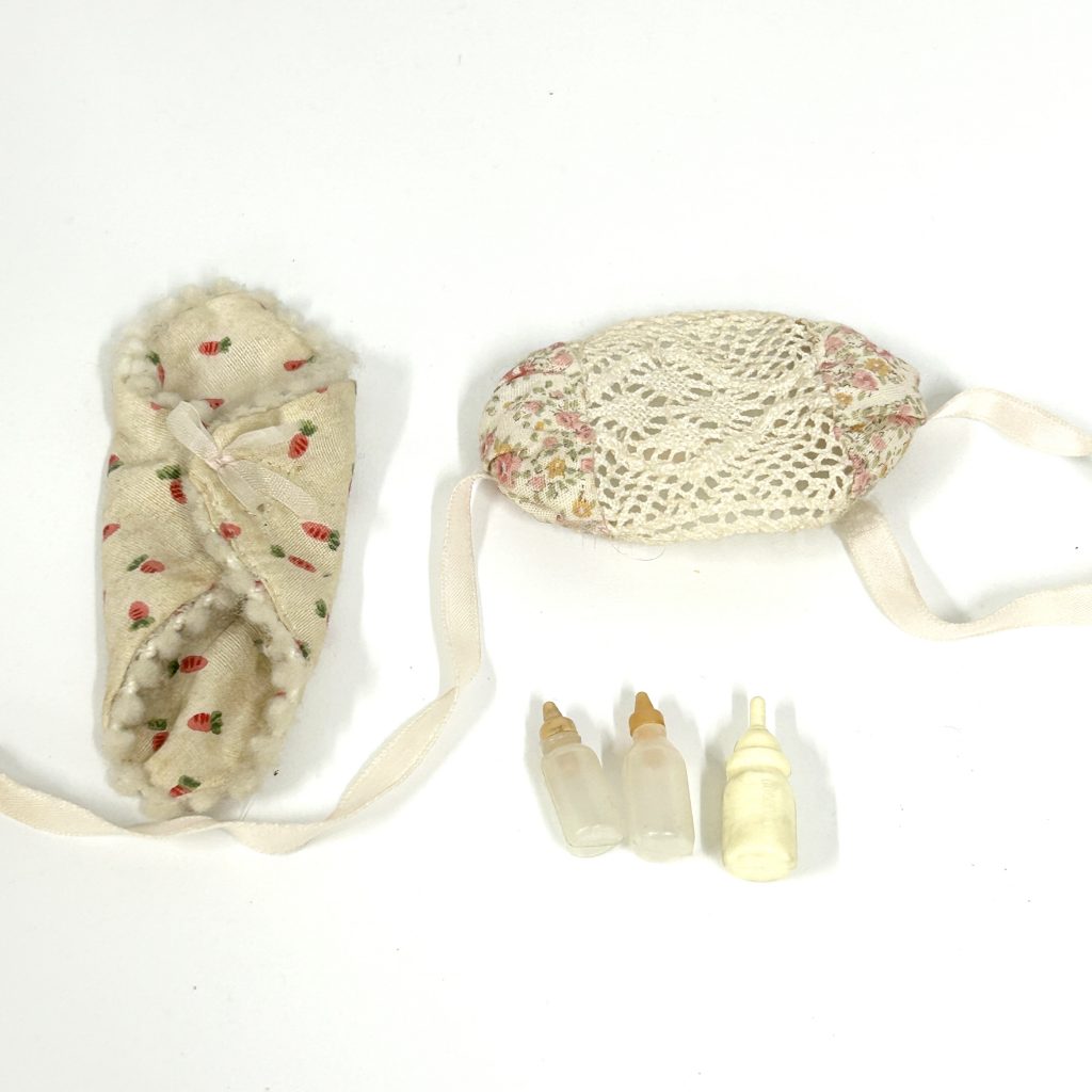 [used] Baby Carrier and Swaddle Blanket set Sylvanian Families Calico Critters