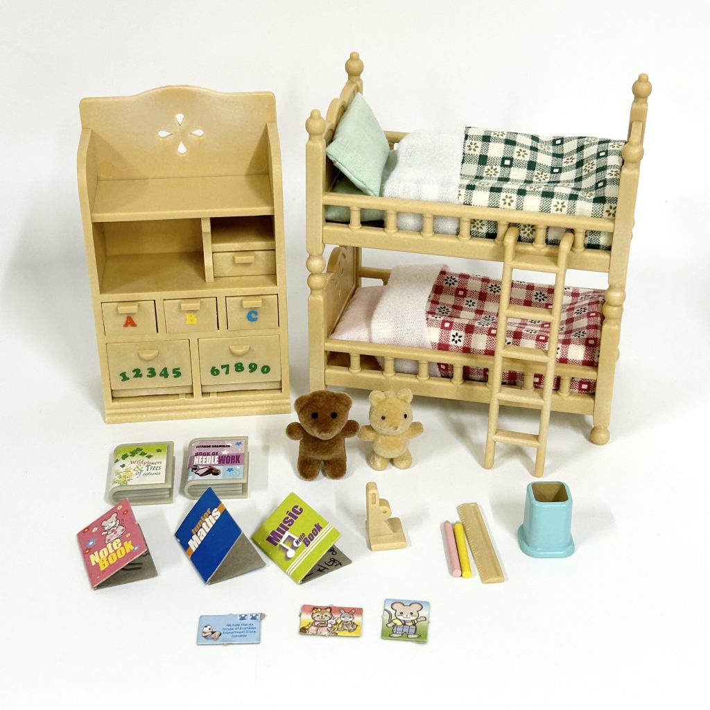[used] Children's Bedroom Set Flair 2003 4254f Sylvanian Families Calico Critters