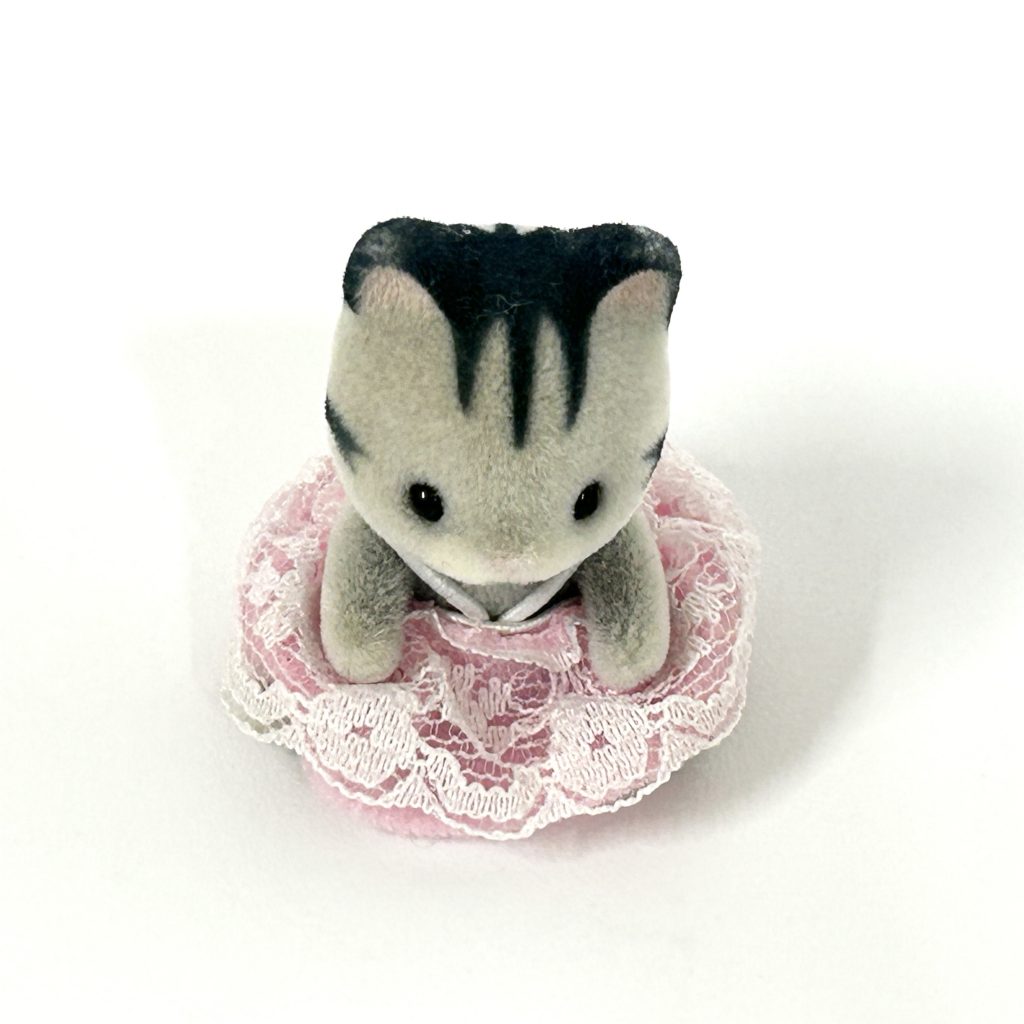 [used] Grey Cat Baby Sylvanian Families Calico Critters