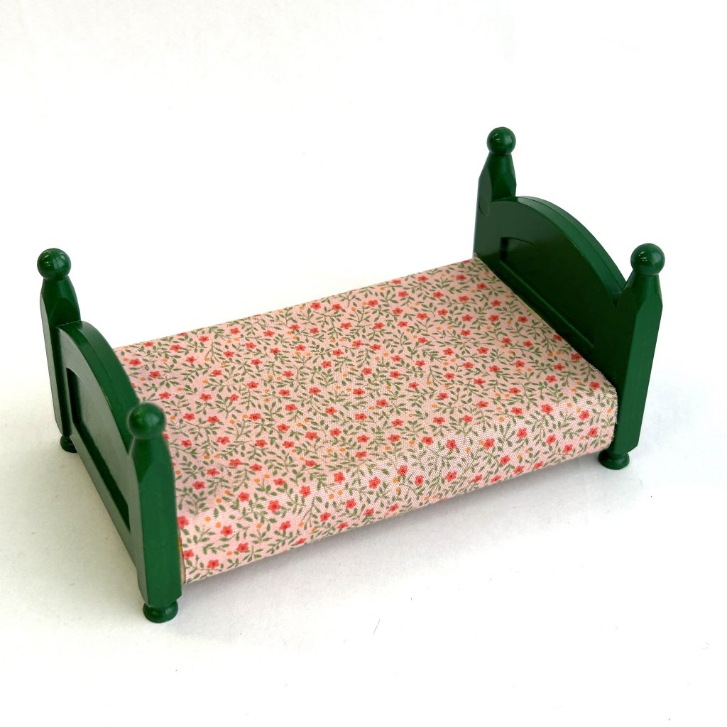 used] Vintage Green Bed Pink Floral Pattern Sylvanian Families Calico