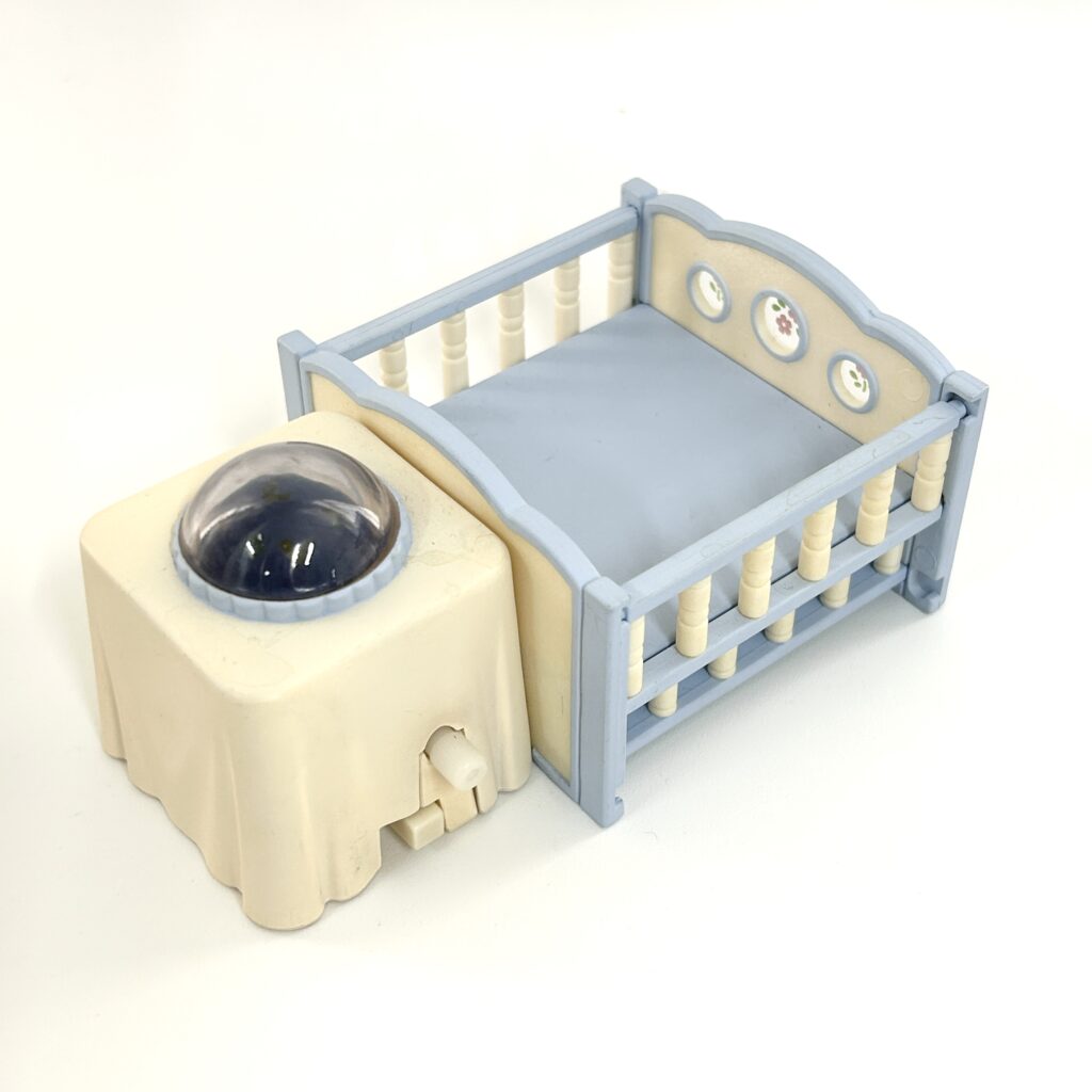 [used] طقم غرفة نوم للأطفال 2002 Sylvanian Families Calico Critters