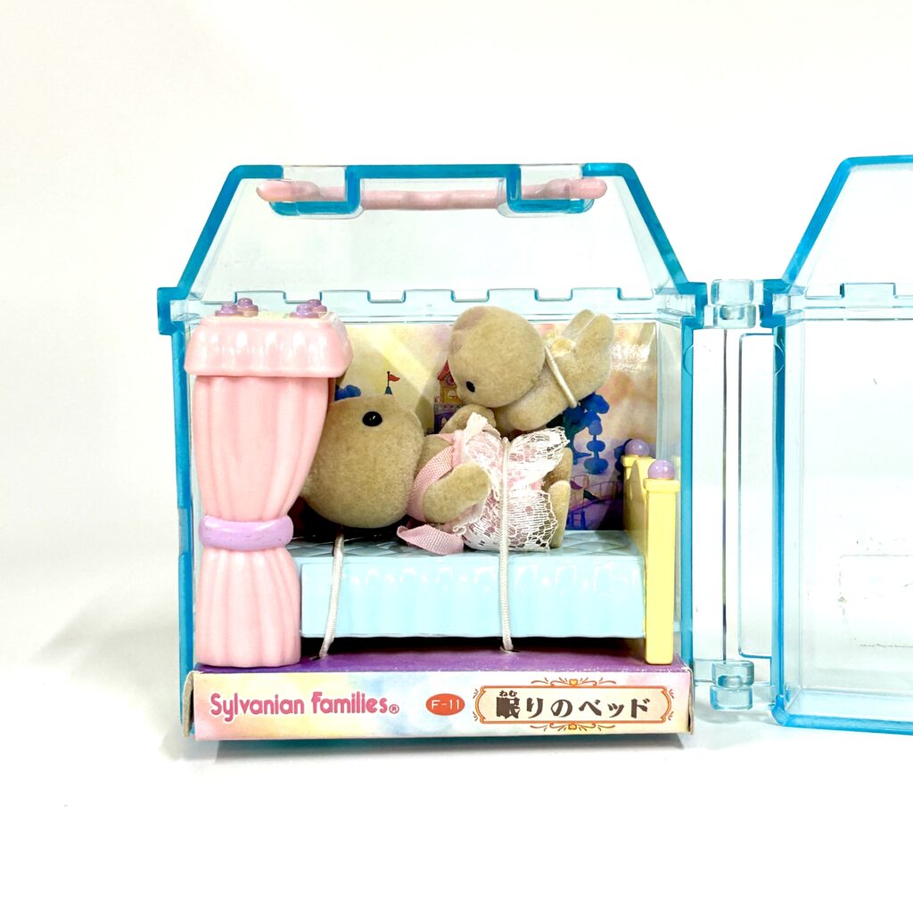 [used] Vintage Misty Forest Sleeping Bed 1997 F-11 Sylvanian Families Calico Critters