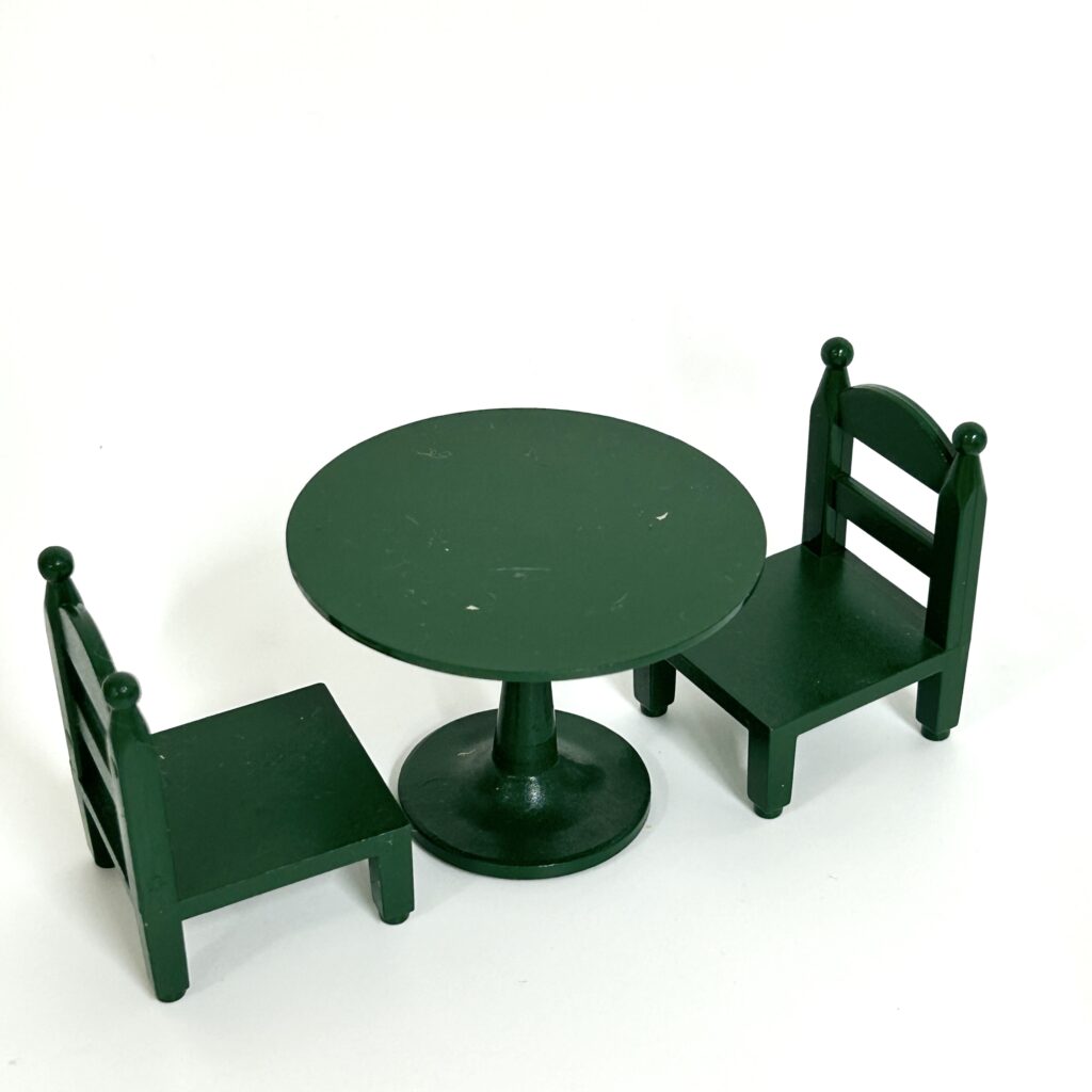 [used] Green Round Table Sylvanian Families Calico Critters