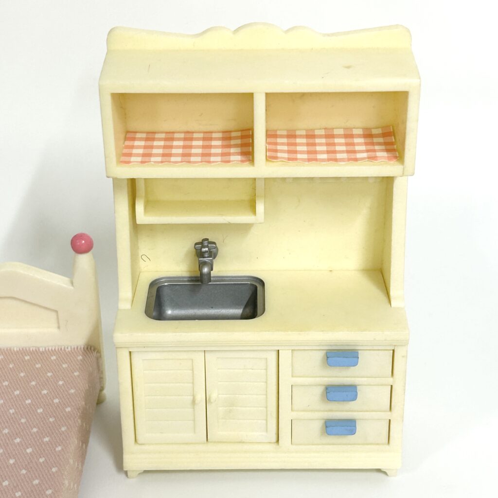 [usado] Conjunto de cama y lavabo blanco Sylvanian Families Calico Critters