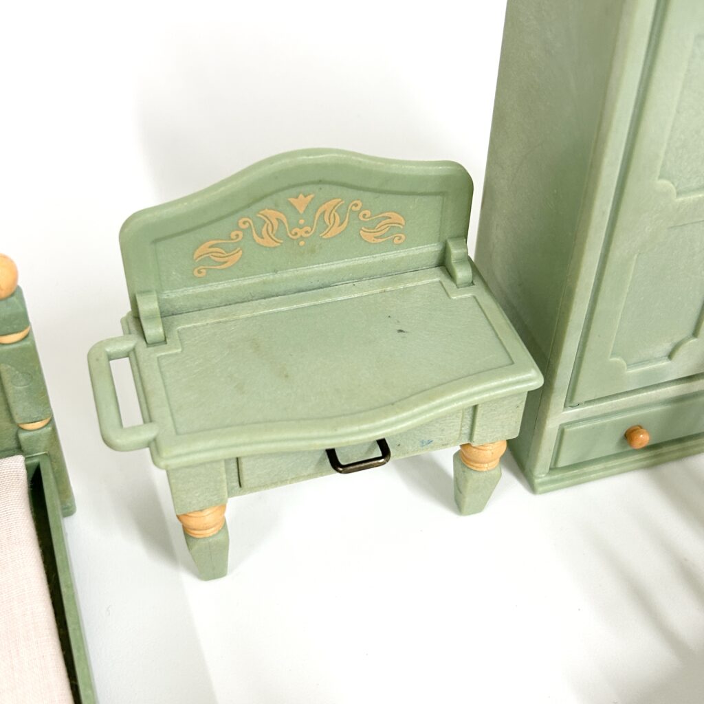 [used] Furnitures from Country Bedroom Set Sylvanian Families Calico Critters