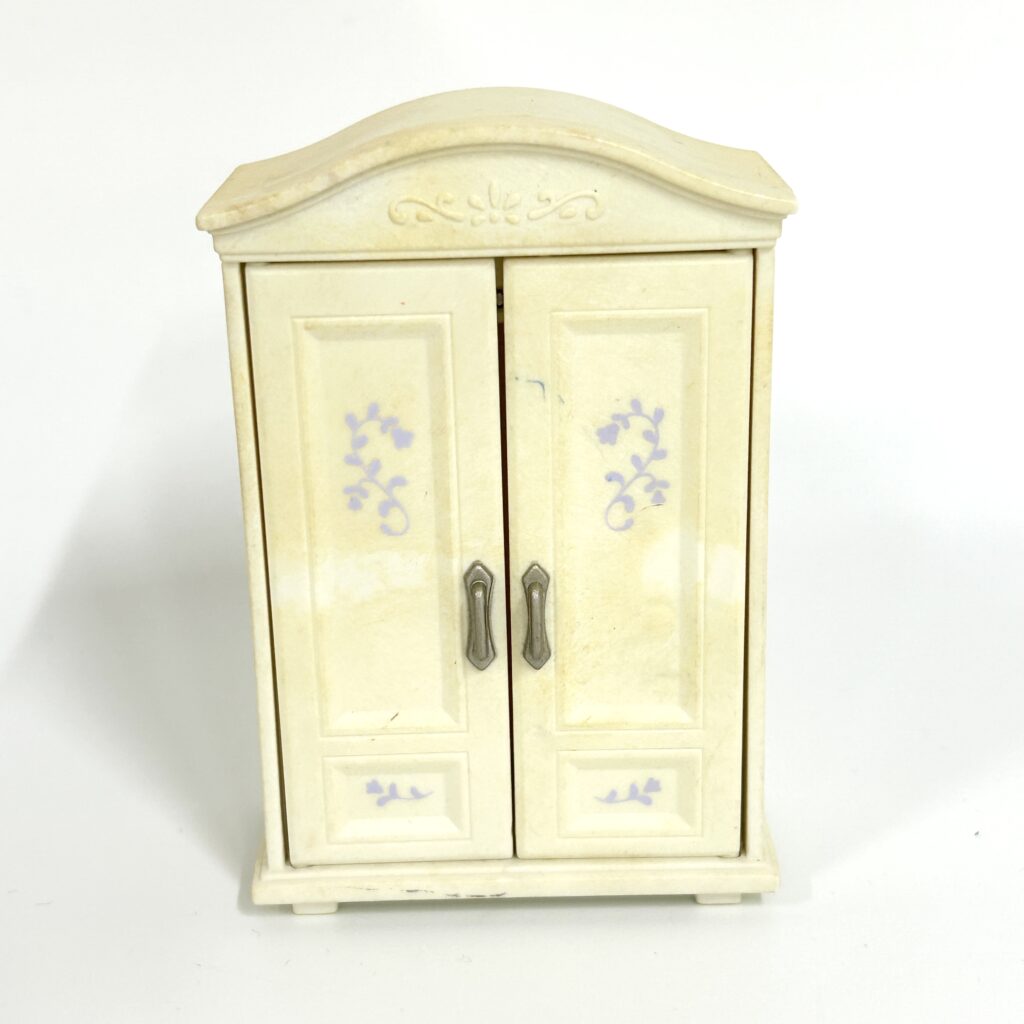 [d’occasion] Armoire de chambre Lavande Sylvanian Families Calico Critters