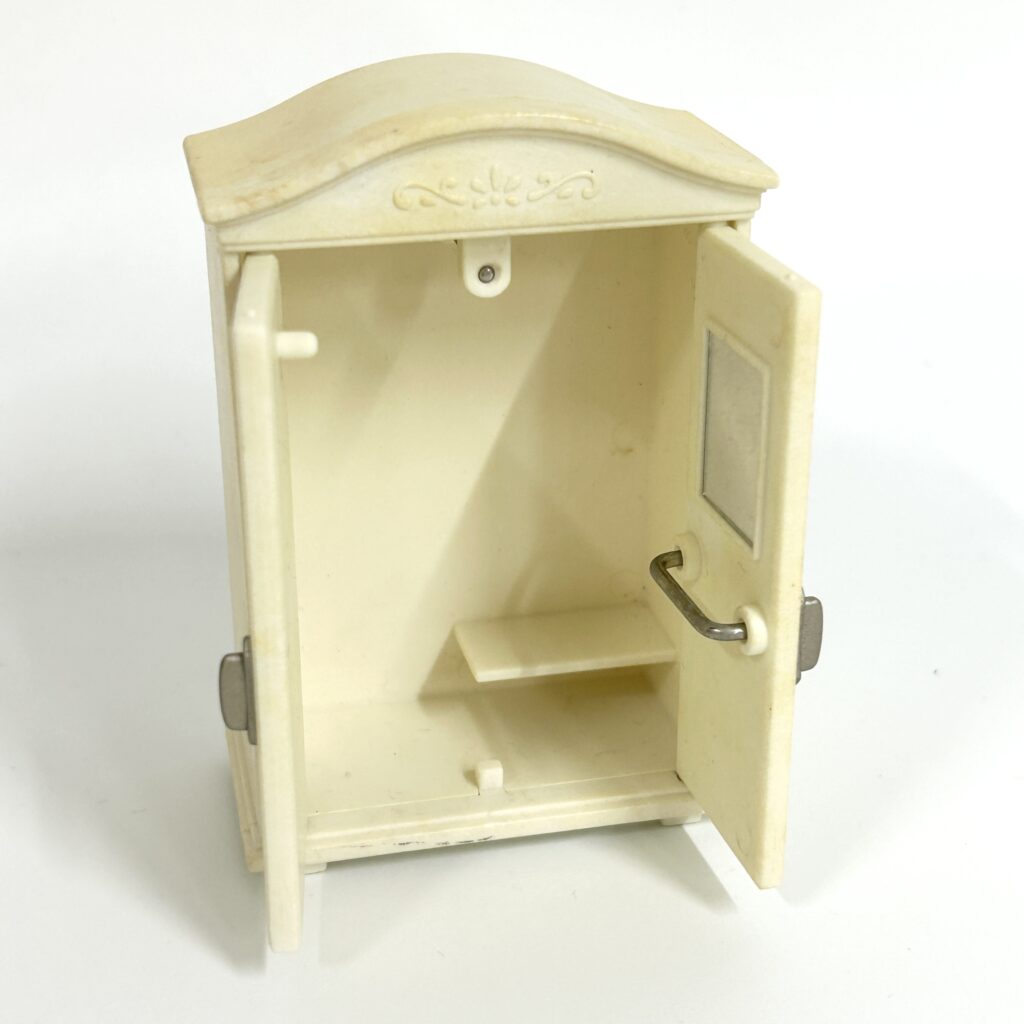 [d’occasion] Armoire de chambre Lavande Sylvanian Families Calico Critters