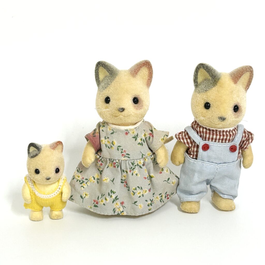 [used] Vintage Whisker Spotted Cat Family Sylvanian Families Calico Critters
