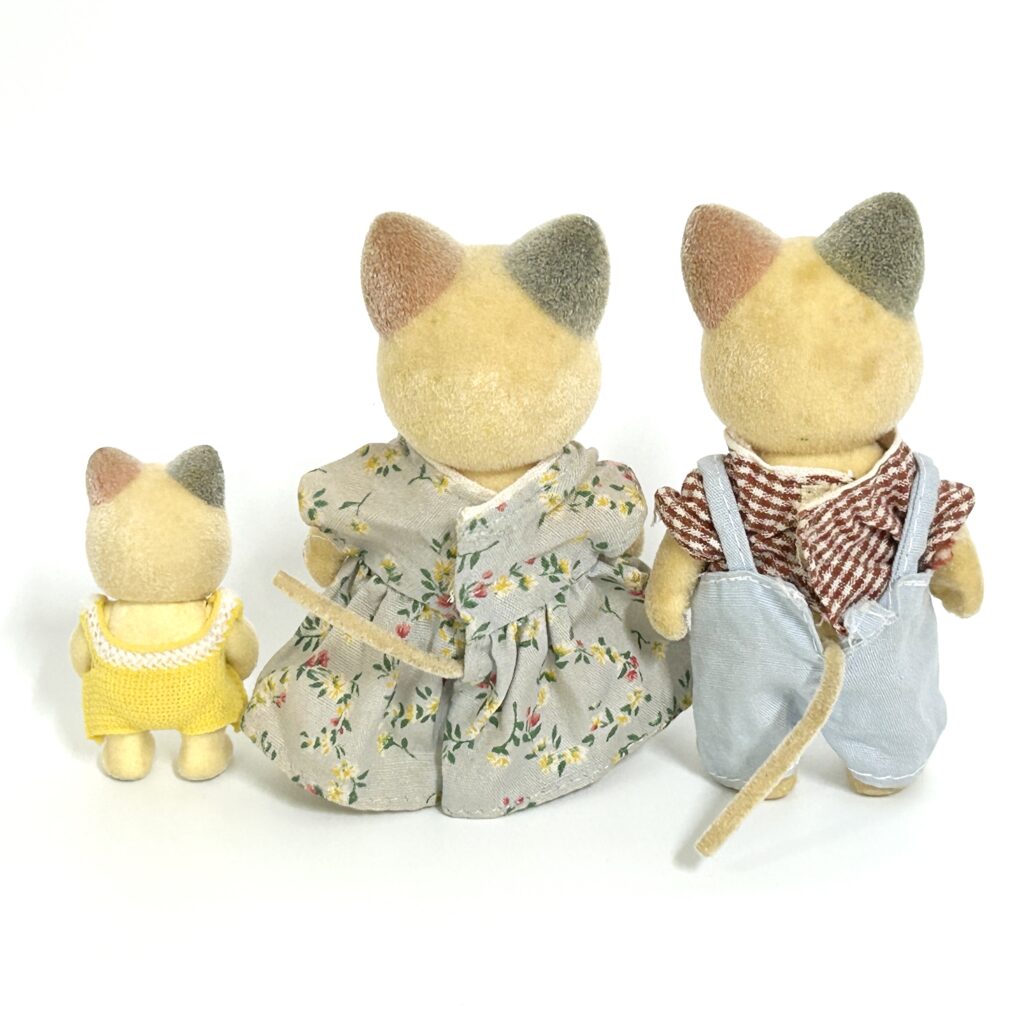 [used] Vintage Whisker Spotted Cat Family Sylvanian Families Calico Critters