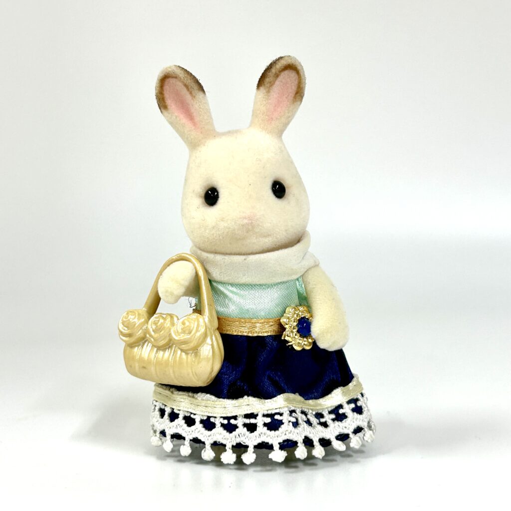 arabic
[مستعمل] سلسلة تاون، سلسلة تاون غيرل، أرنبة الشوكولاتة 6002 من Sylvanian Families Calico Critters