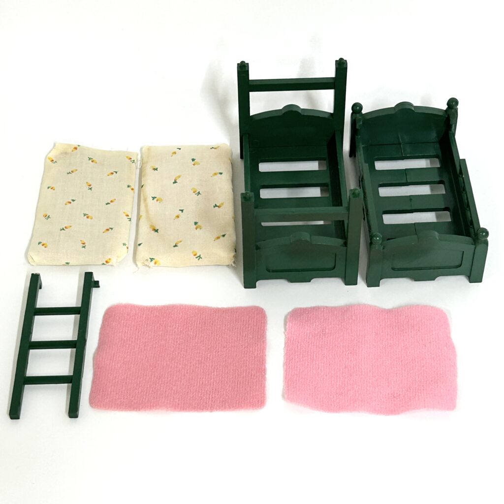 [used] Vintage Green Bunk Bed Sylvanian Families Calico Critters
