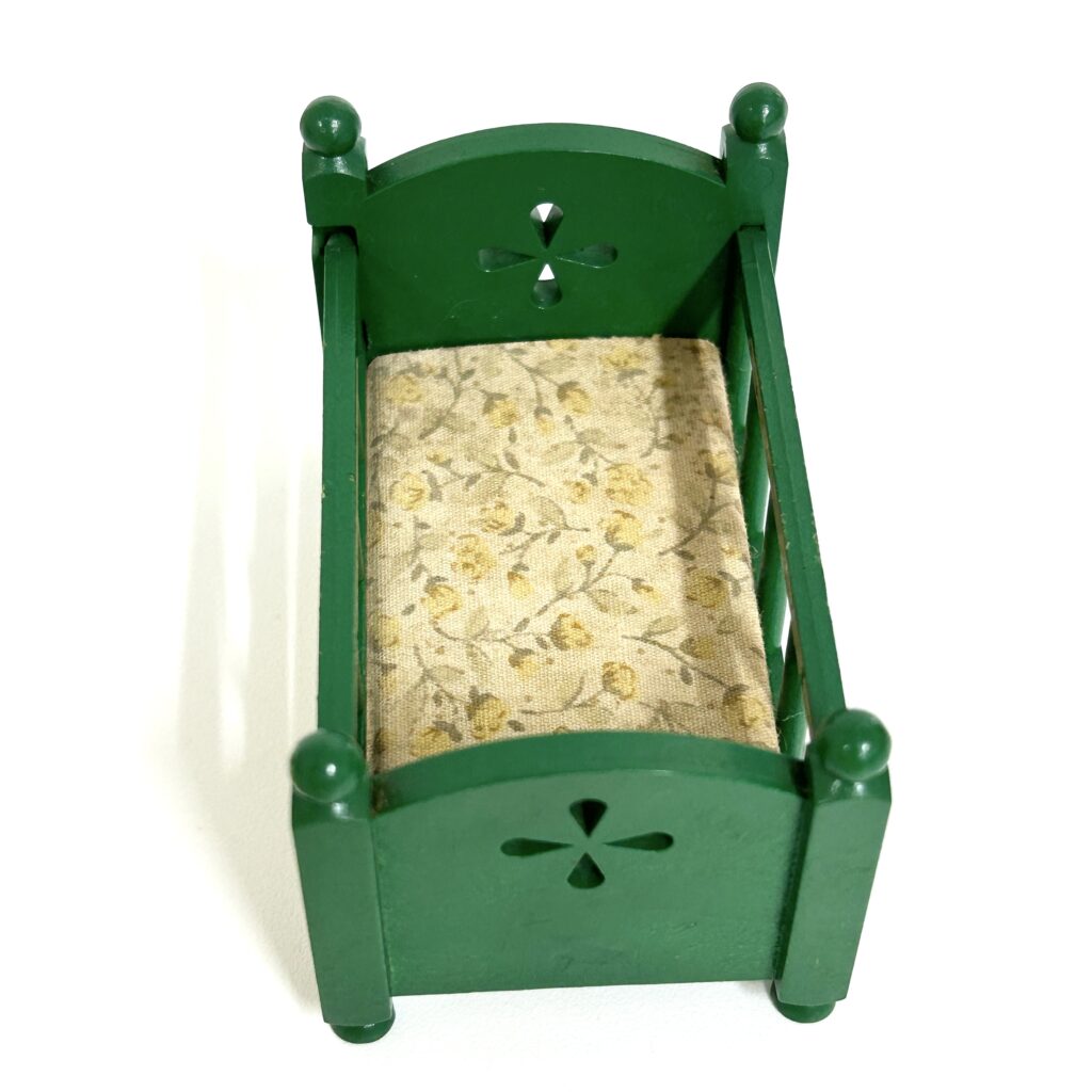 [used] Vintage Green Baby Bed 1985 KA-26 Sylvanian Families Calico Critters