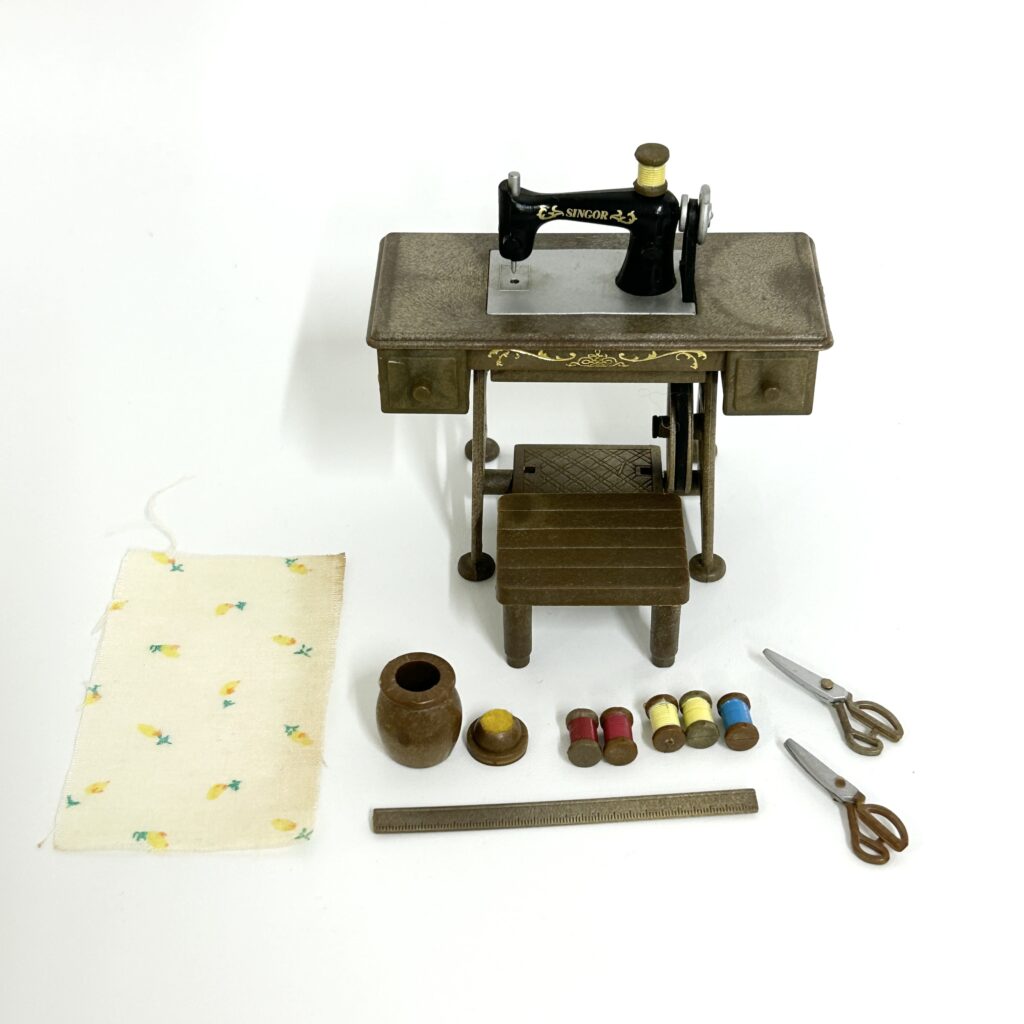 [used] Sewing Machine Sylvanian Families Calico Critters