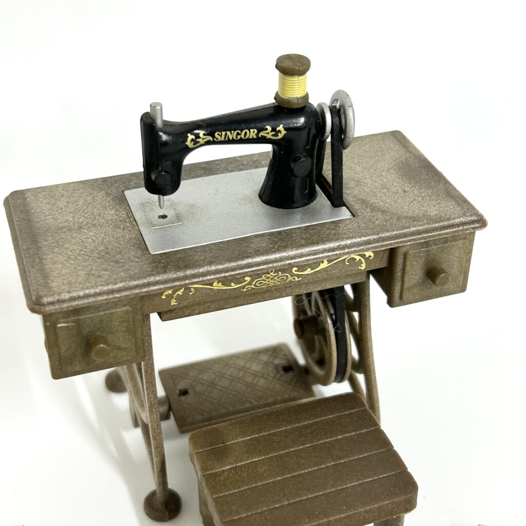 [used] Sewing Machine Sylvanian Families Calico Critters