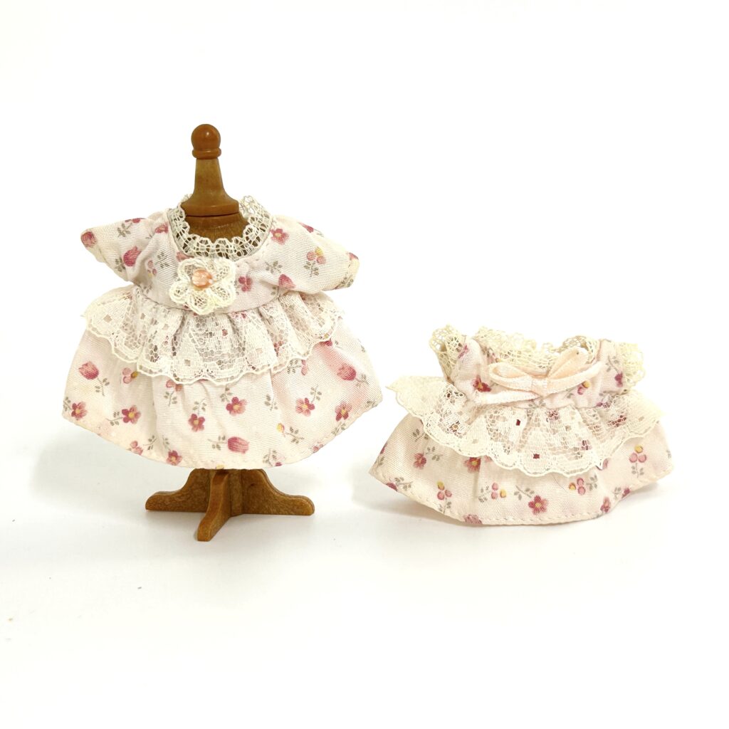 [used] Clothing Set with Torso Stand E Sylvanian Families Calico Critters
