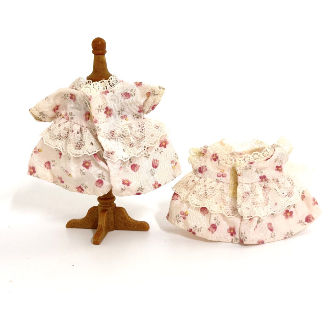 [used] Clothing Set with Torso Stand E Sylvanian Families Calico Critters