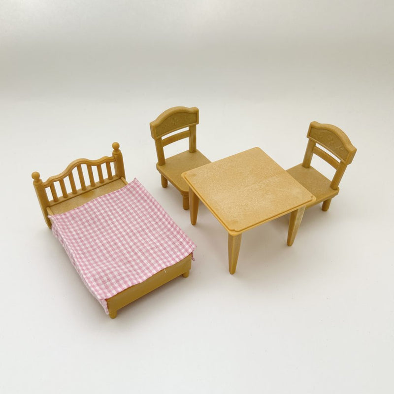 [Used] BED TABLE CHAIR SET Calico Clitters Epoch Japan Sylvanian Families