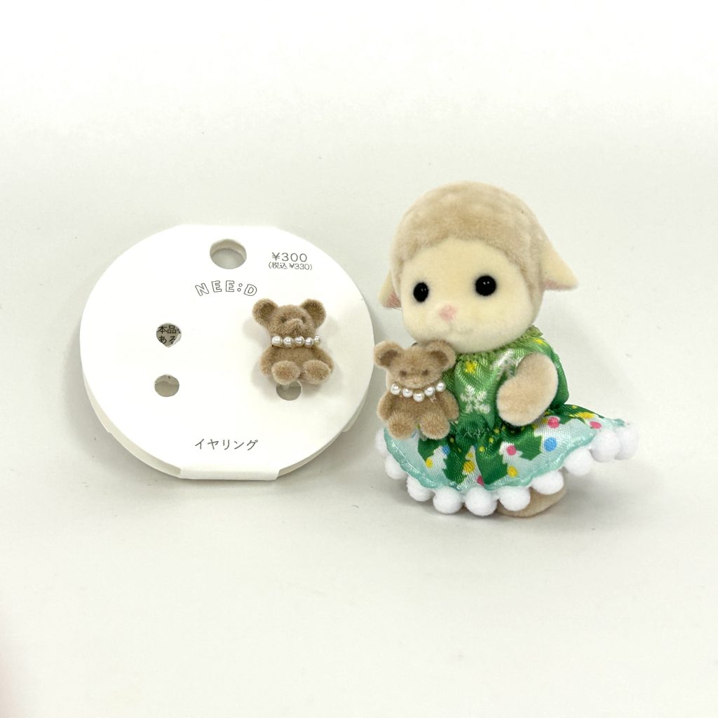 3Coins Bear Earrings That Fit Pefectly On The Doll's Hand 3COINS