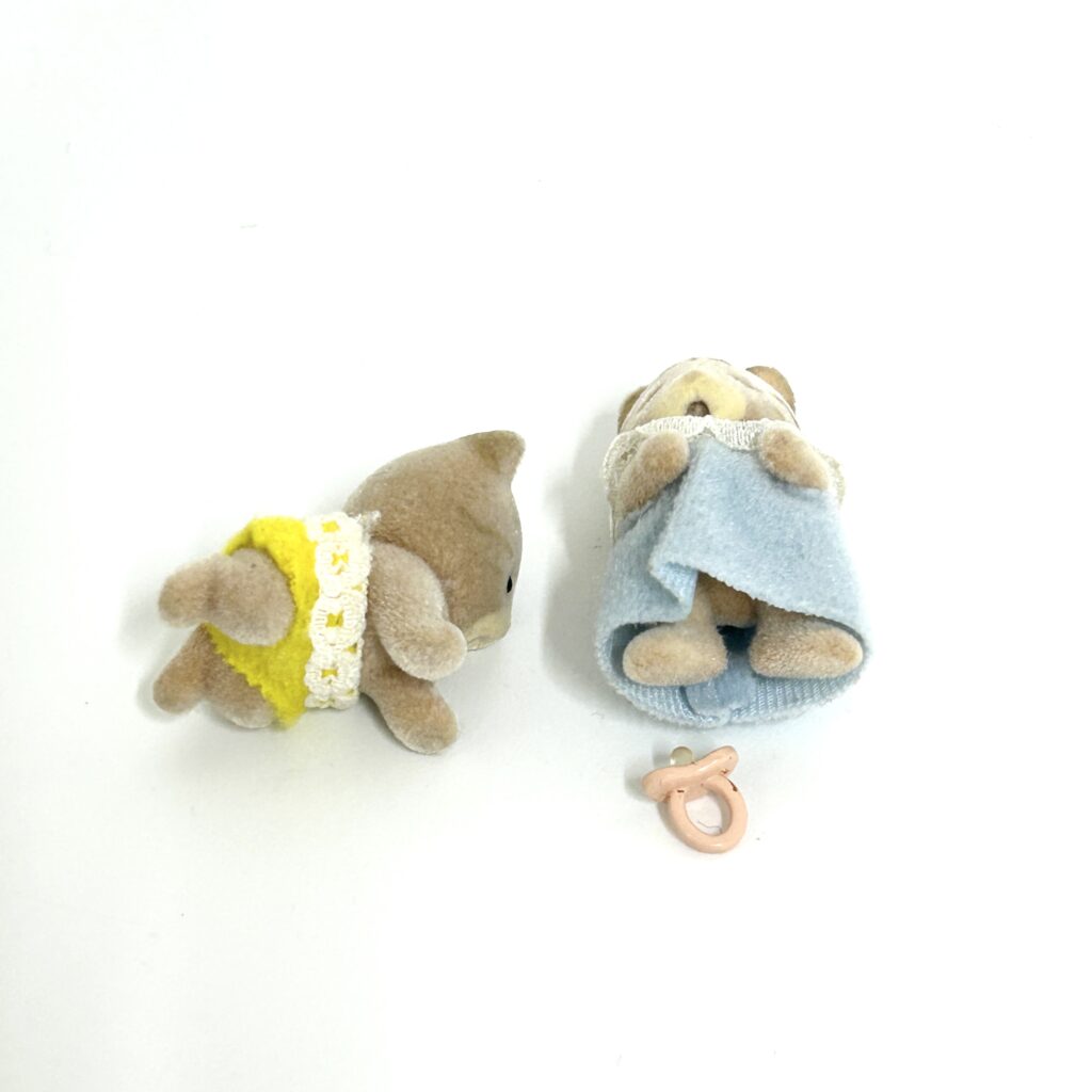 [used] Sleeping Baby Striped Cats Sylvanian Families Calico Critters